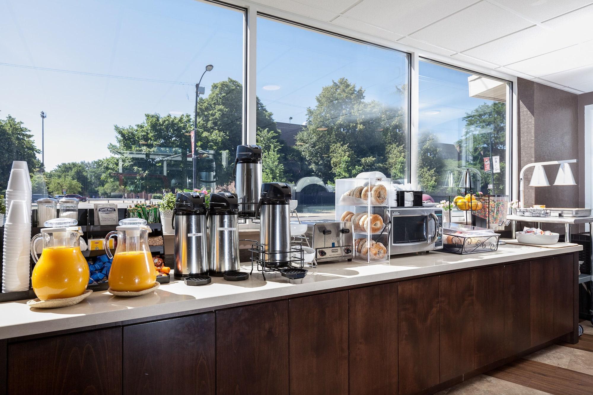 Set de Habitación Carlton Inn Midway