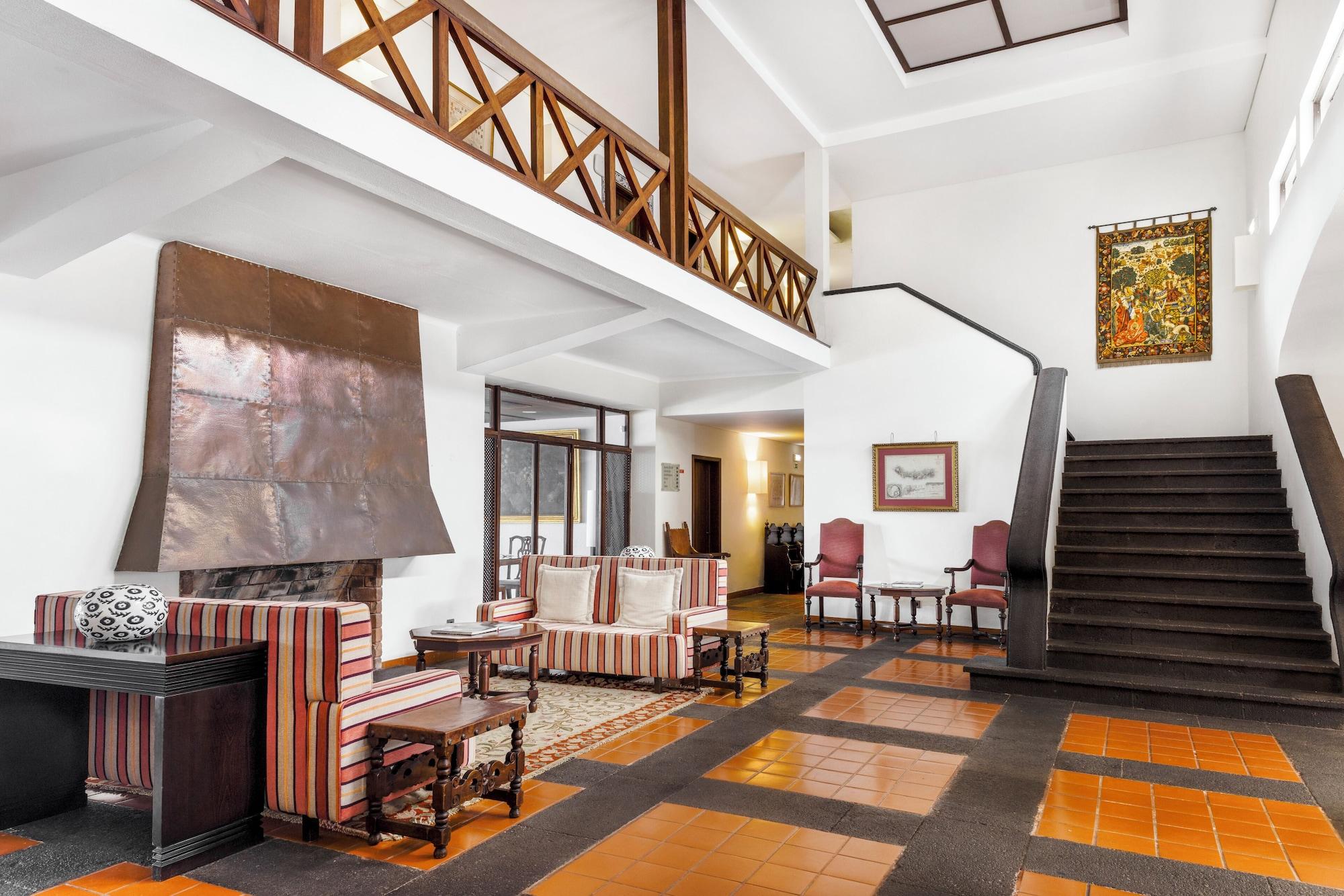 Vista Lobby Pousada Forte da Horta - Historic Hotel