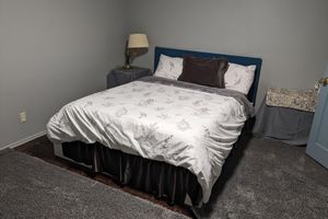 Alojamiento - Private, free parking and laundry. Centrally located to everything
The Roadhouse