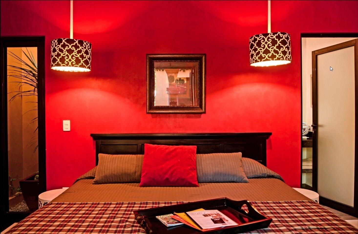 Habitación Ochenta Y Dos an urban bed & breakfast