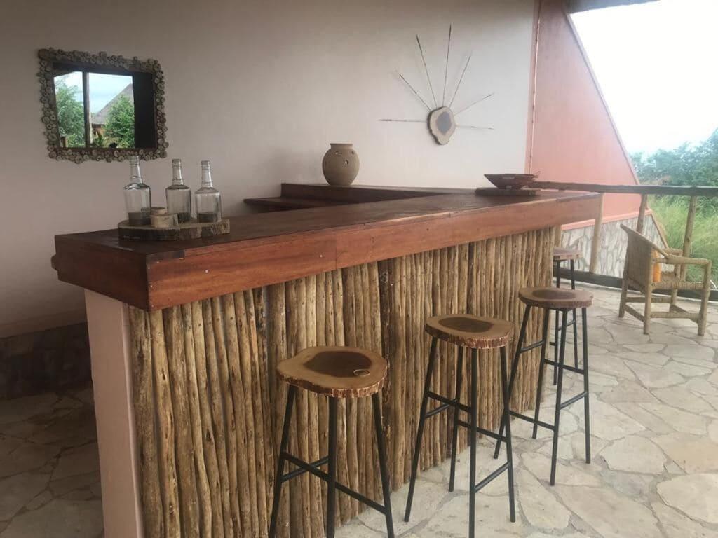 Bar/Salón Kikonko Lodge