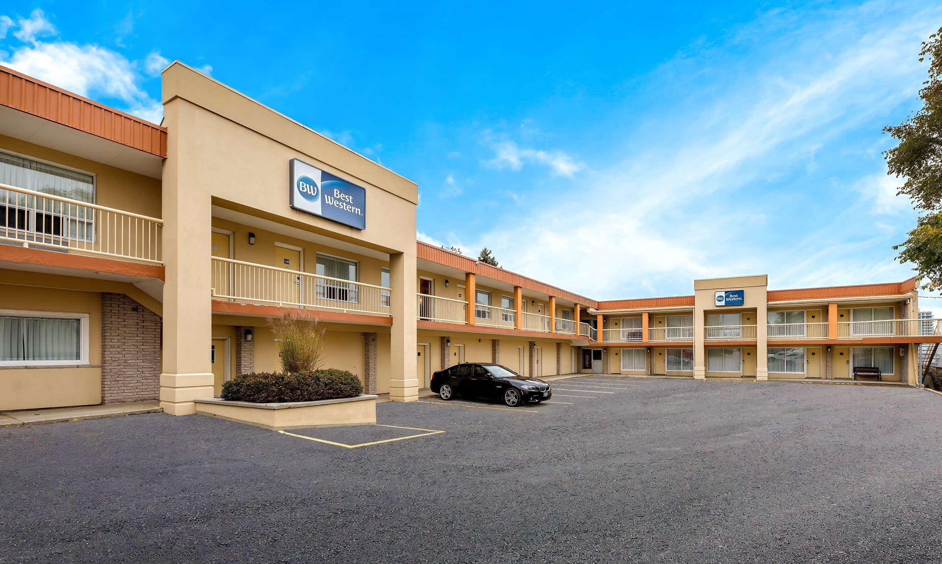 Vista Exterior Best Western Voyageur Place Hotel