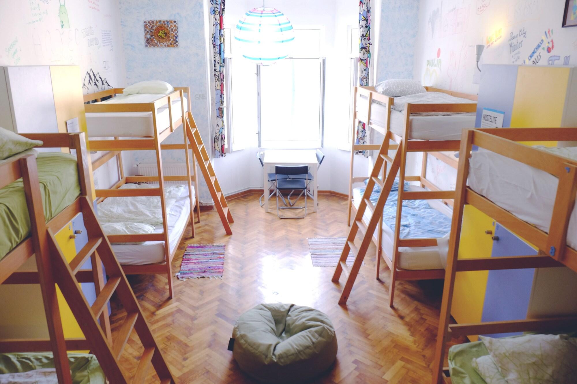 Varios Centrum House Hostel