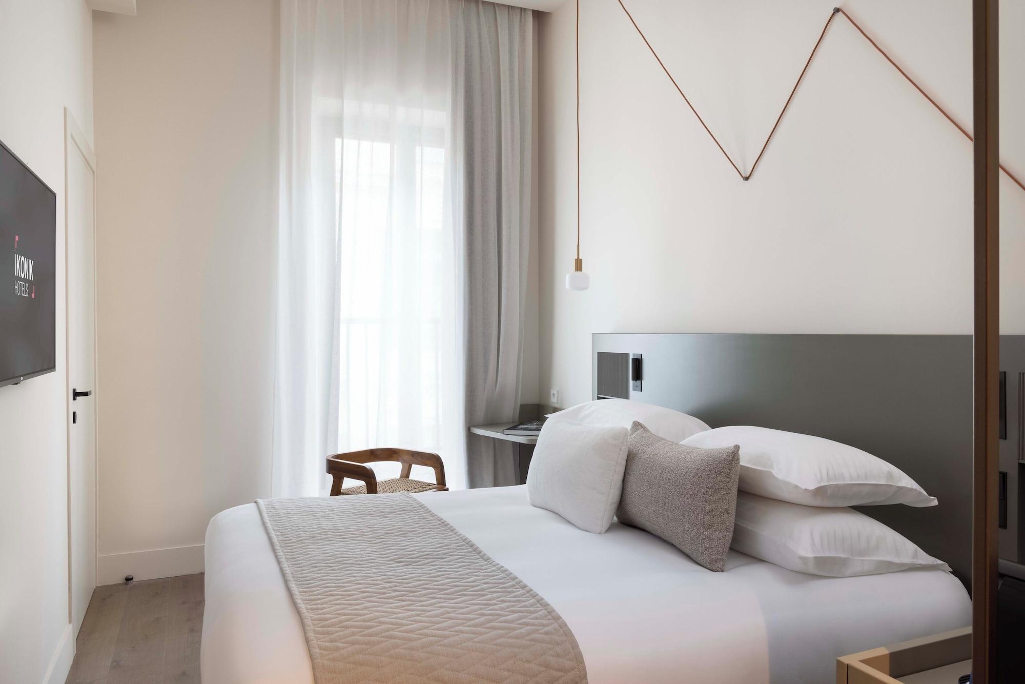 Varios Ikonik Jean Medecin