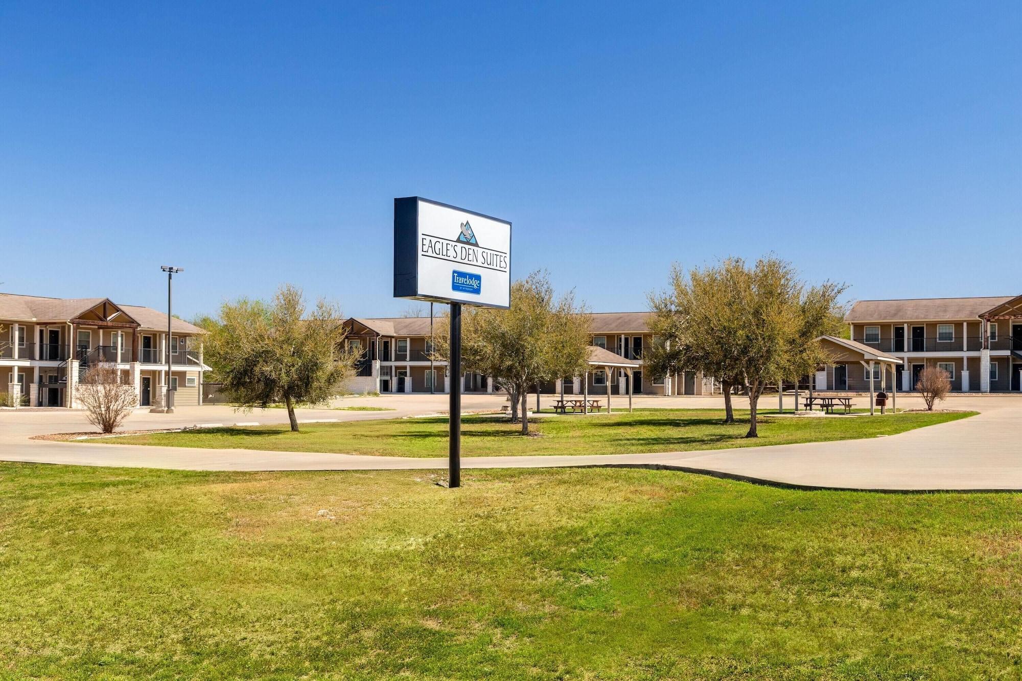 Varios Eagle's Den Three Rivers Texas a Travelodge by Wyndham