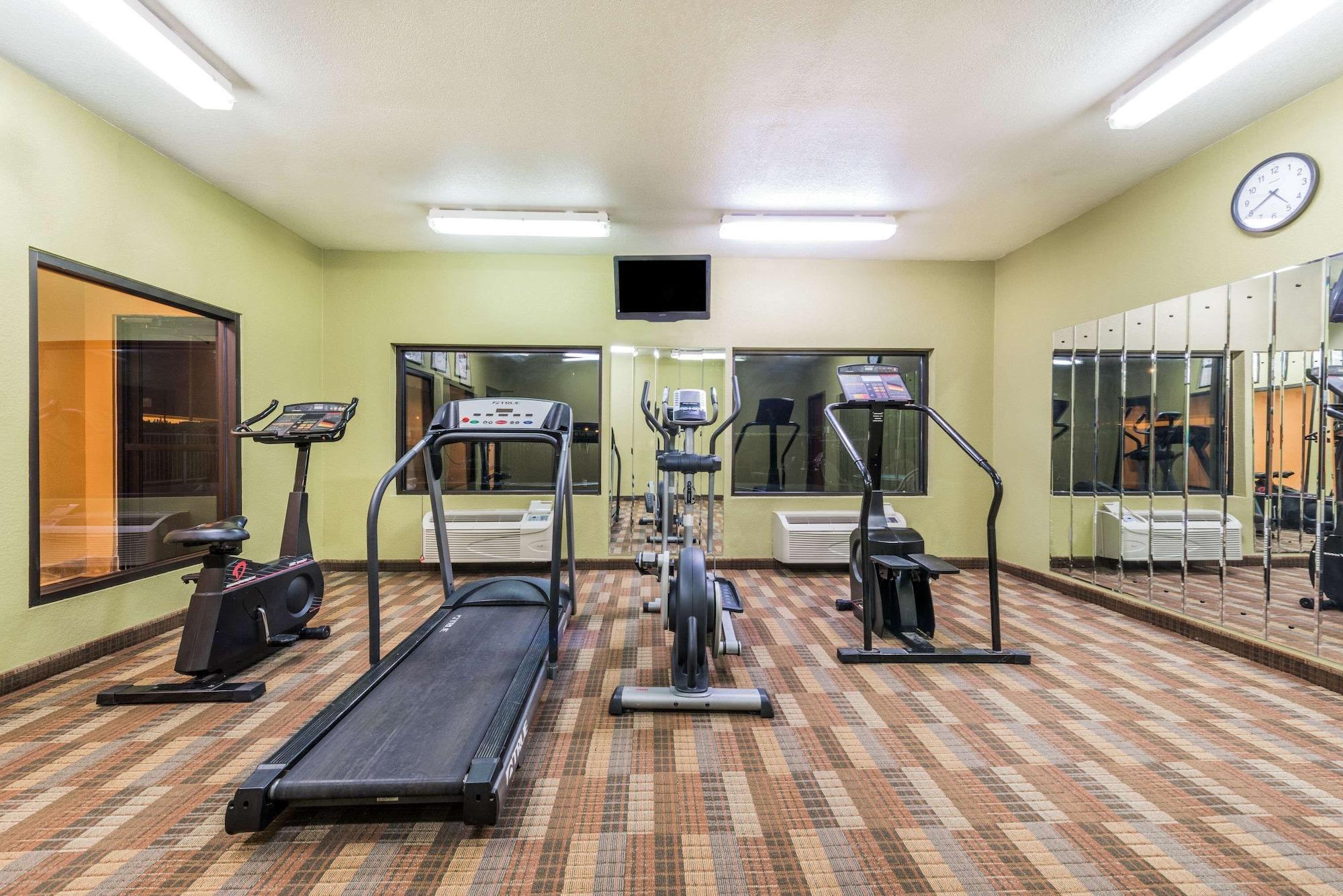 Gimnasio Super 8 by Wyndham Fort Worth North