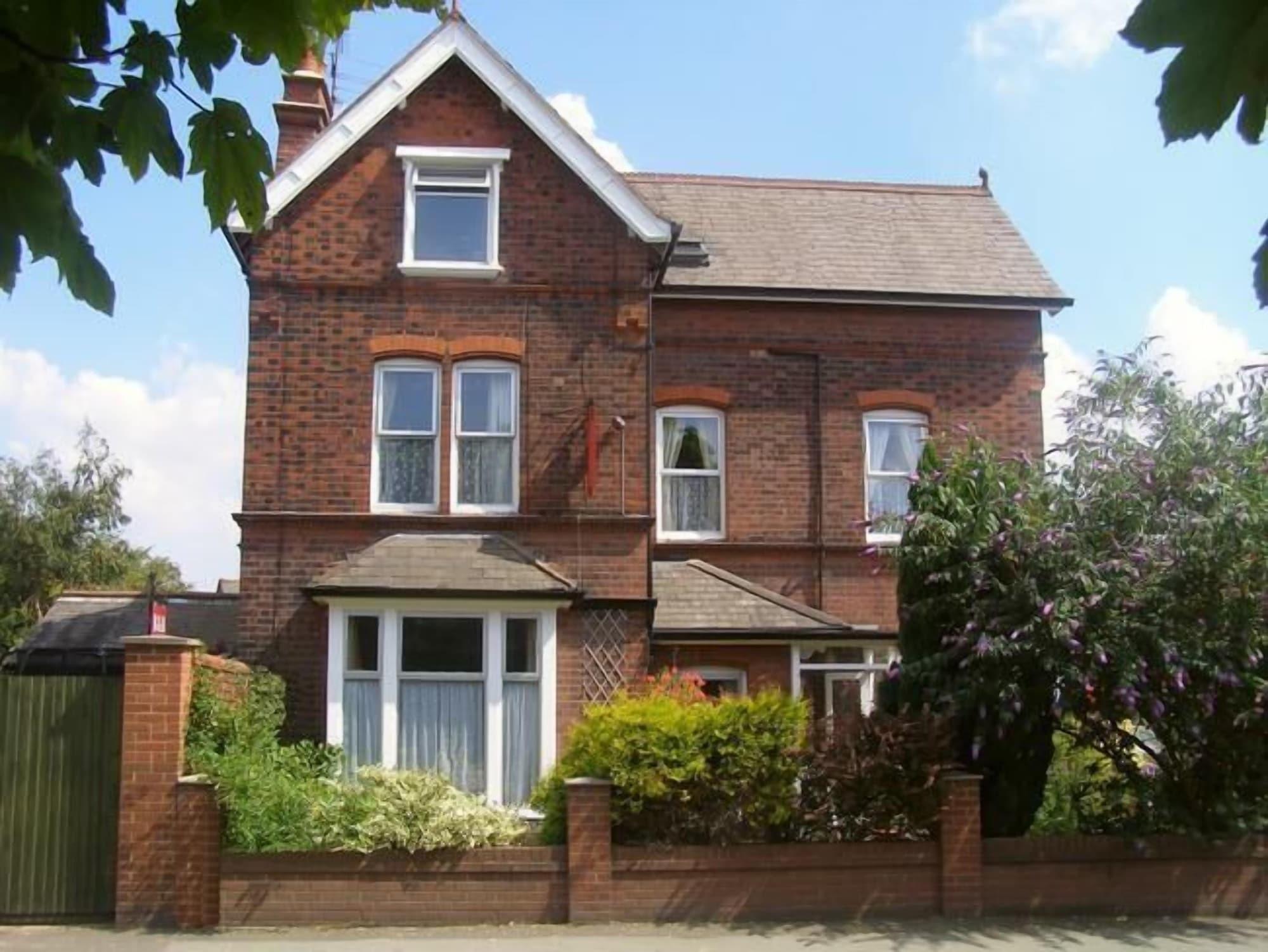 Varios Anton Guest House B&B