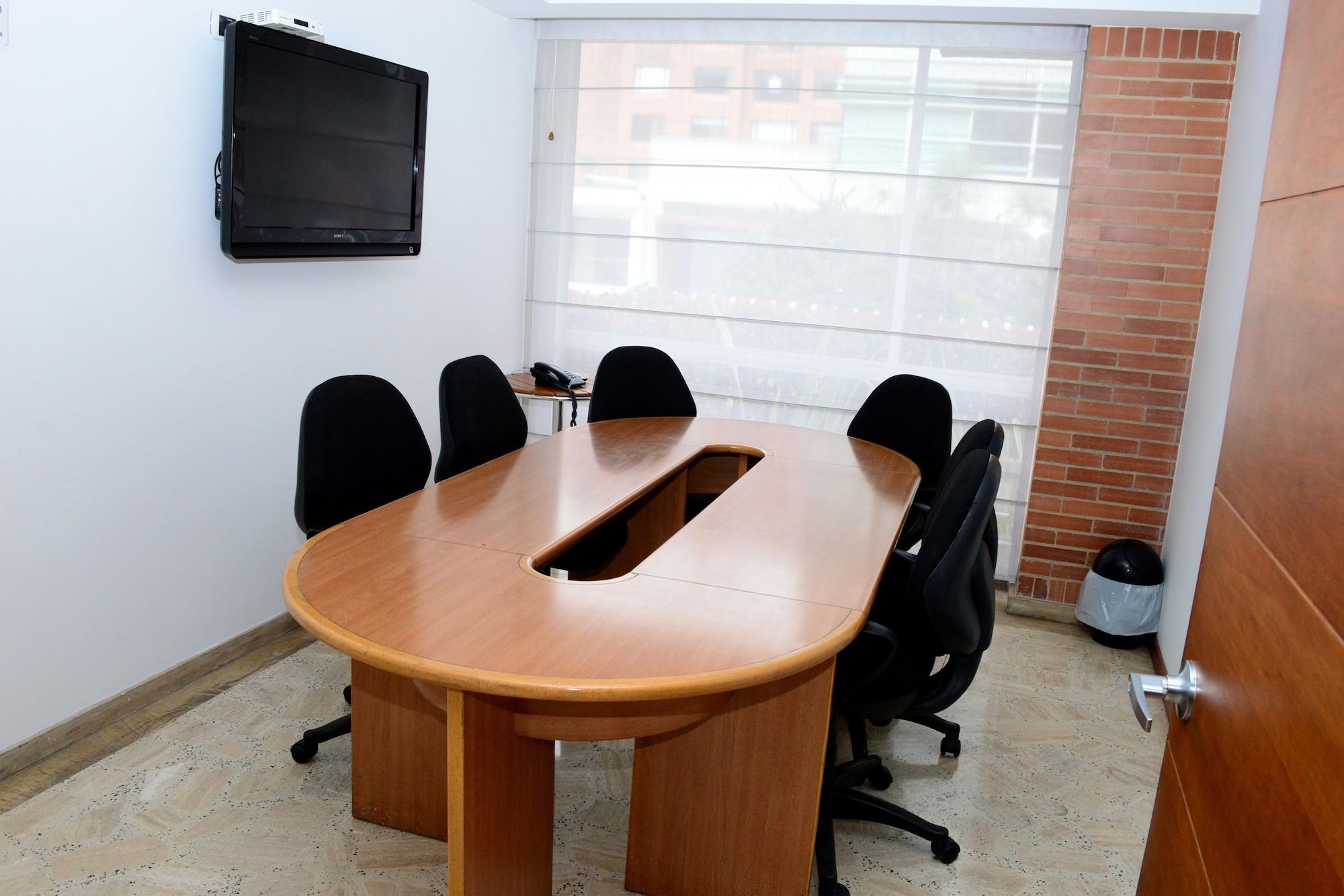 Sala de Reuniones Prisma Suites Chicó 94