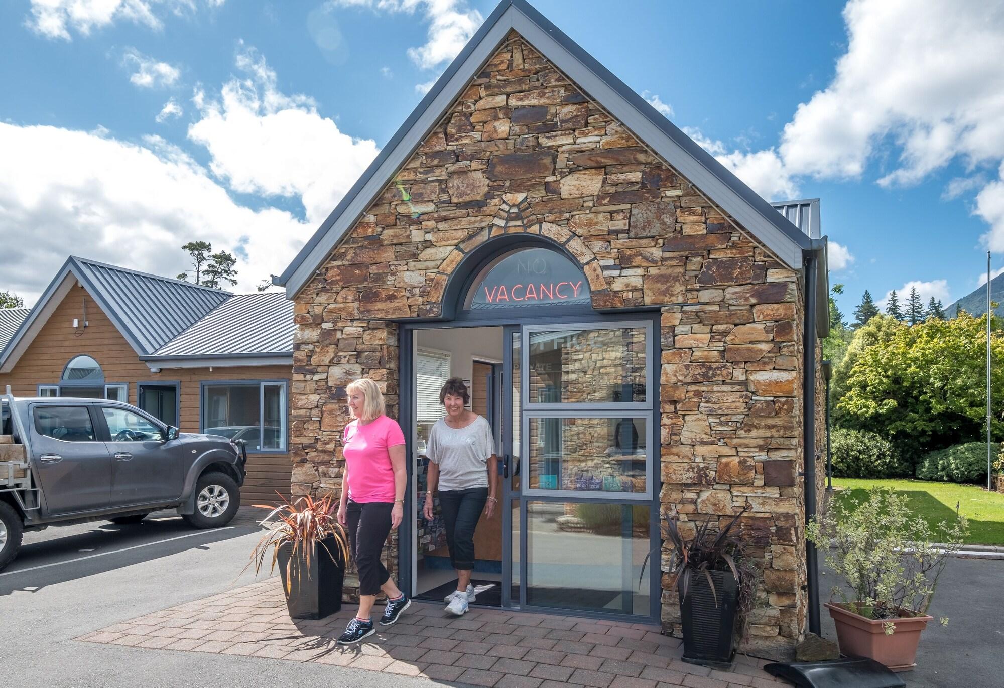 Vista Lobby Hanmer Springs Scenic Views Motel