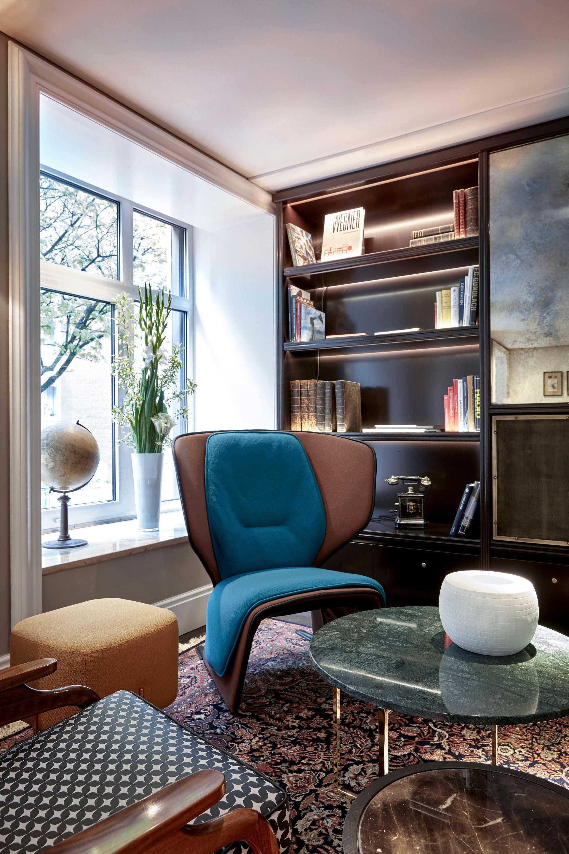 Vista Lobby The Nikolai Hotel Hamburg, Leonardo Limited Edition