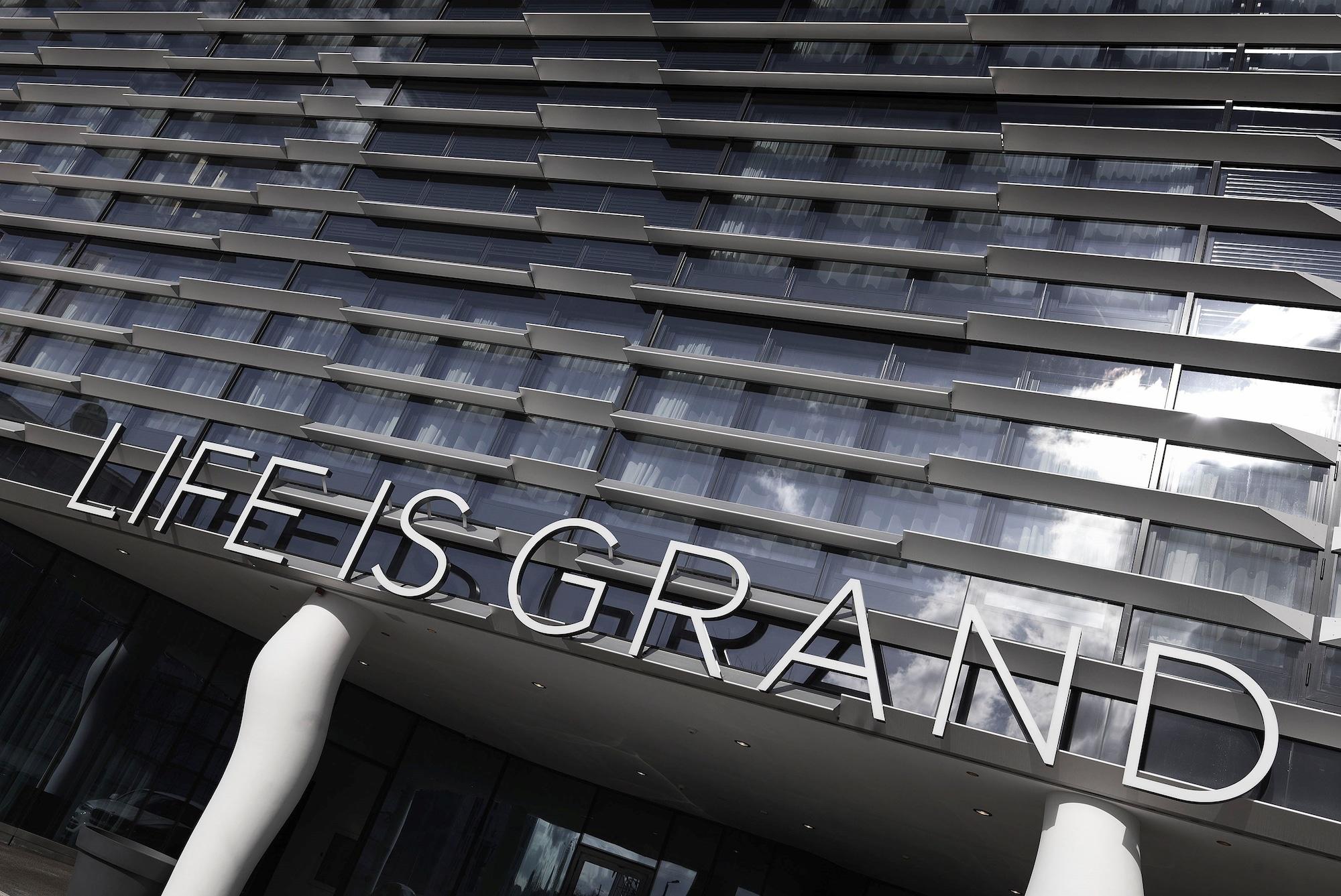 Vista Exterior Kameha Grand Zurich, Autograph Collection