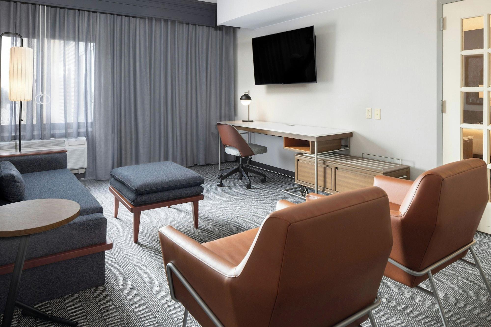 Bar/Salón Courtyard by Marriott Boston-South Boston