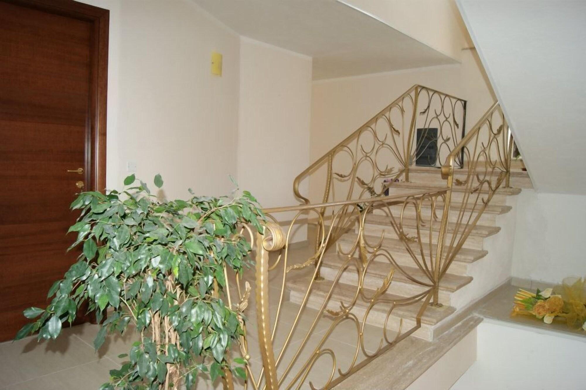 Varios hotel parrilla