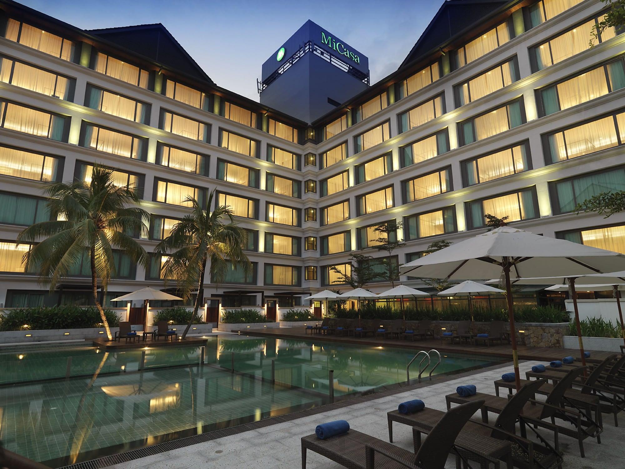 Vista Exterior MiCasa All Suite Hotel