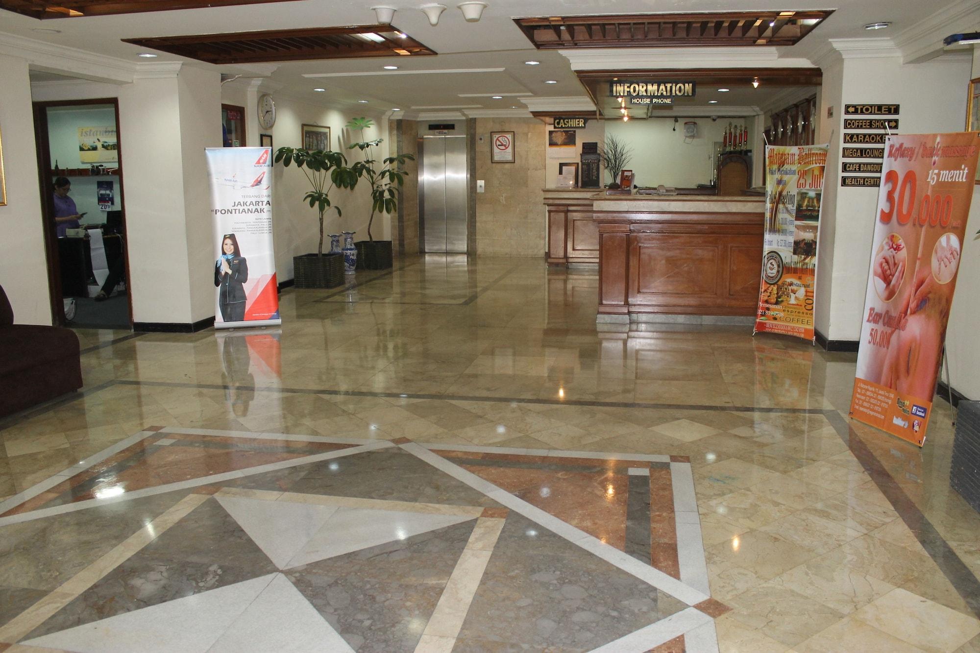 Vista Lobby Mega Matra Hotel