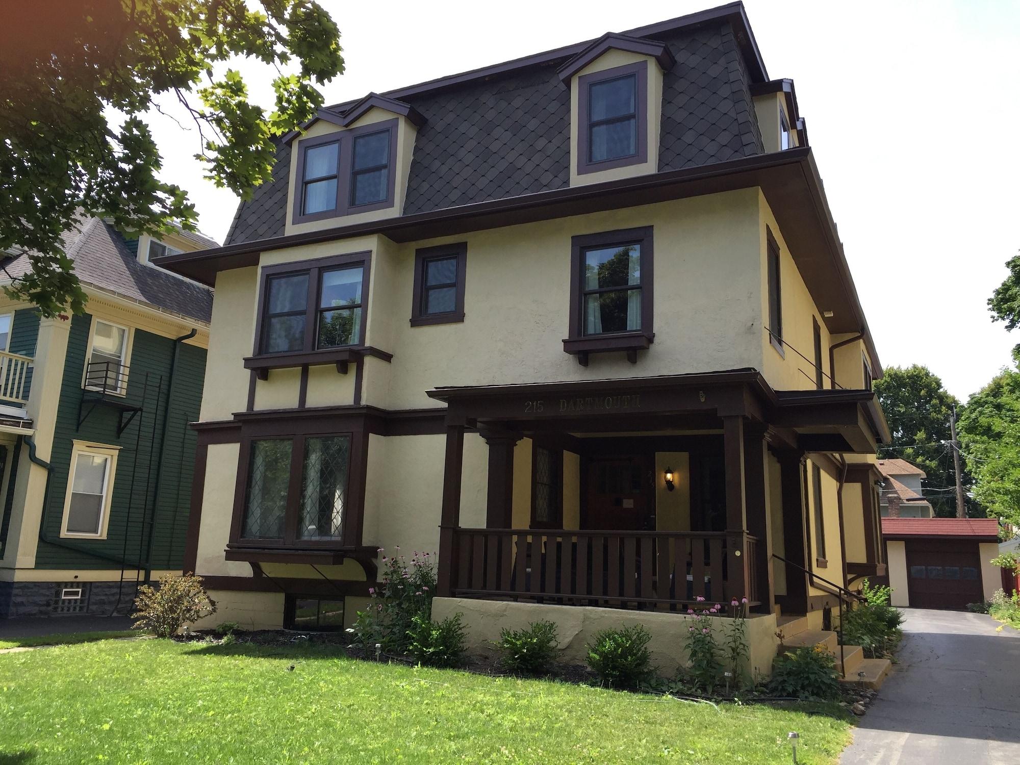 Vista Exterior Dartmouth House Inn