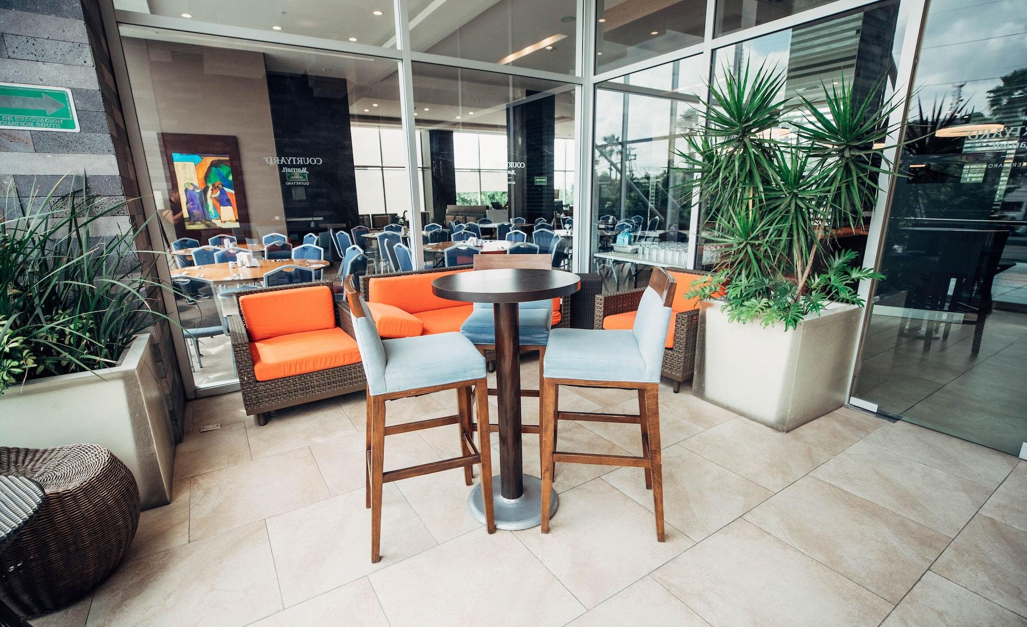 Restaurant Courtyard by Marriott Queretaro