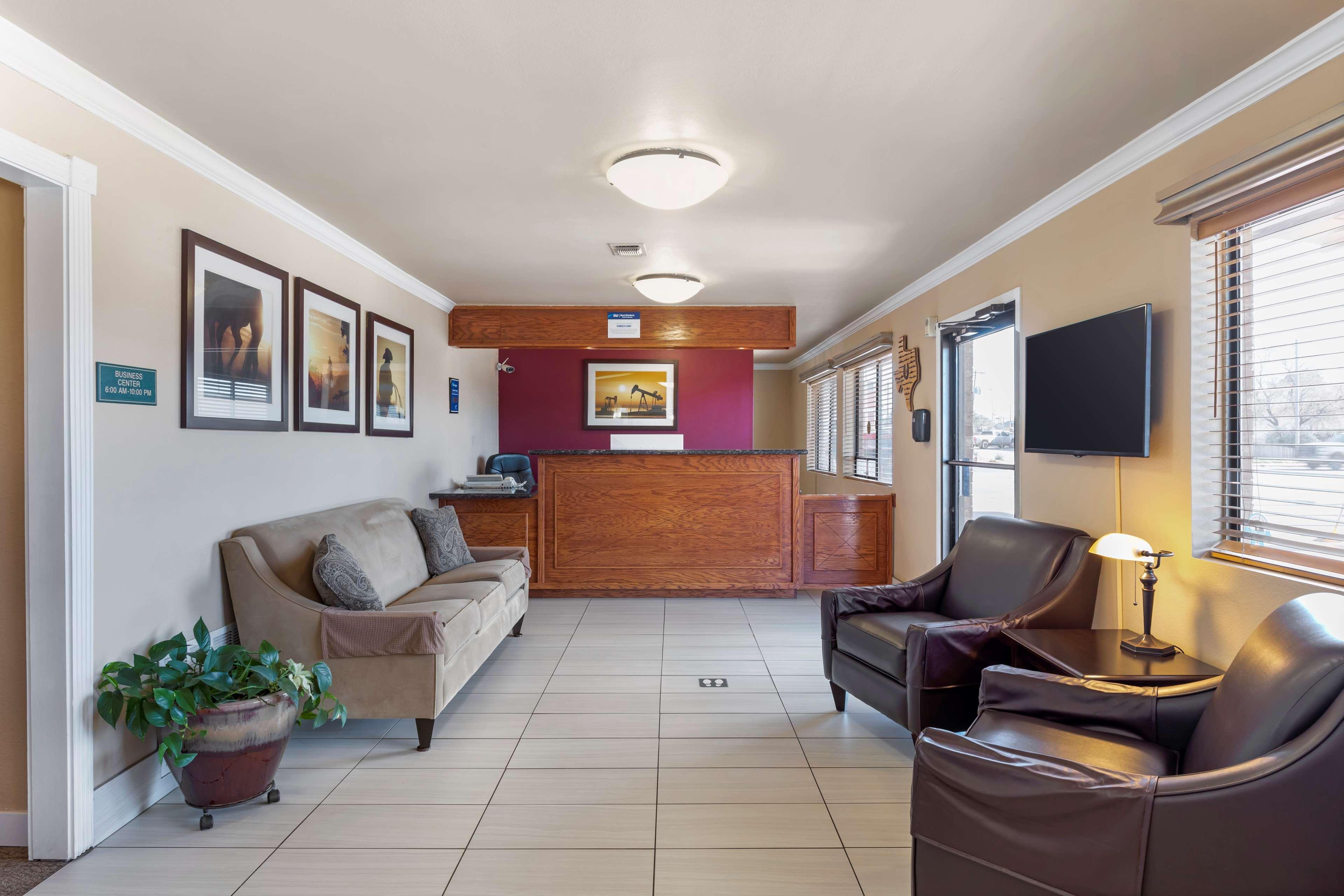 Vista Lobby Best Western Caprock Inn