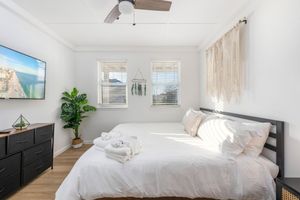 Alquiler Vacacional - Beach Cottage FOR 6 Walk 2 Beach w/ KING BED & Putting Green -Pets Welcomed!