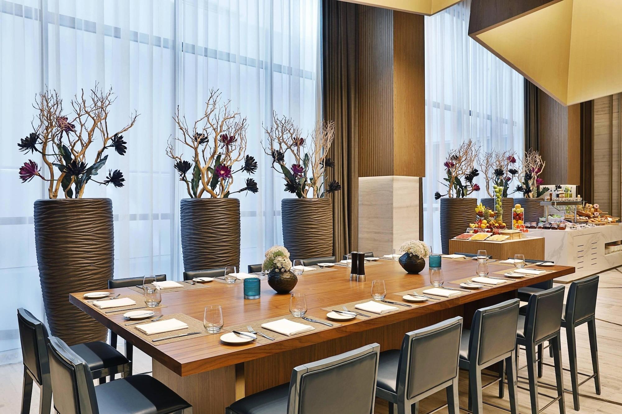 Restaurant Courtyard by Marriott Al Barsha, Dubai