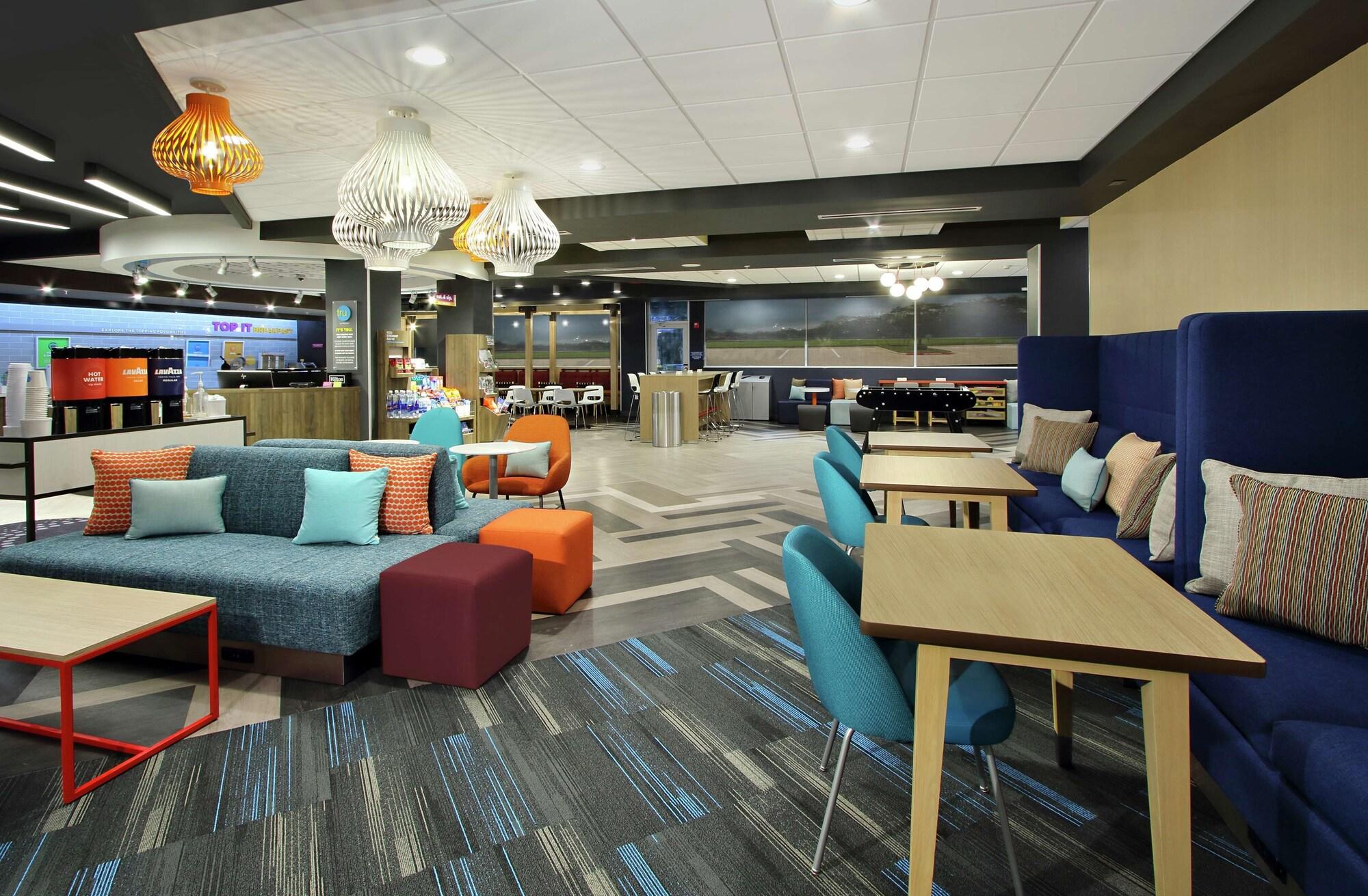 Vista Lobby Tru by Hilton Bryan College Station