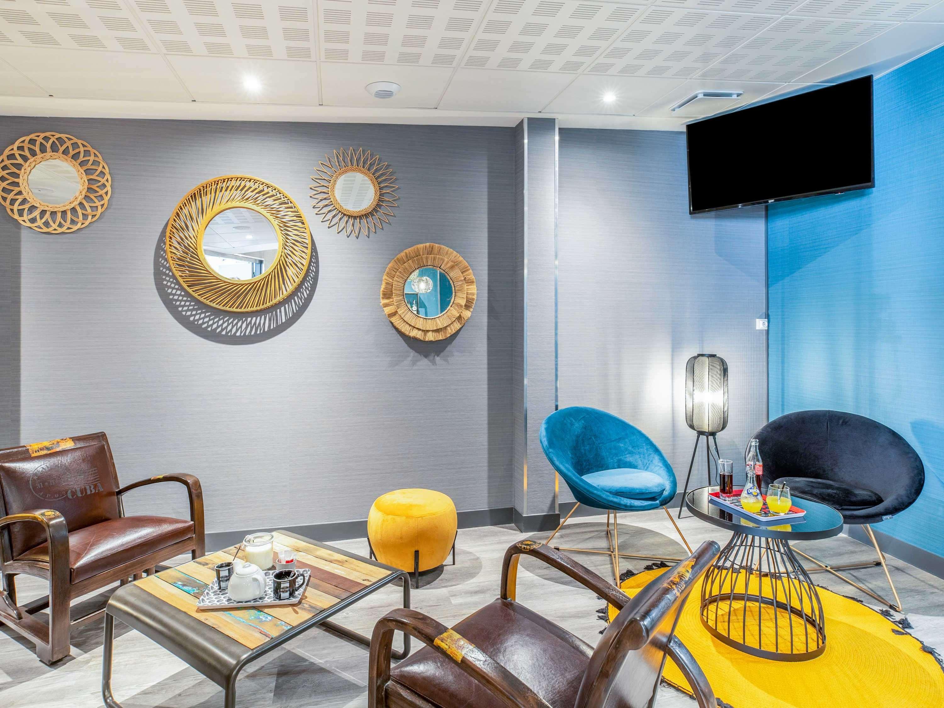 Vista Lobby ibis Blois Centre Chateau