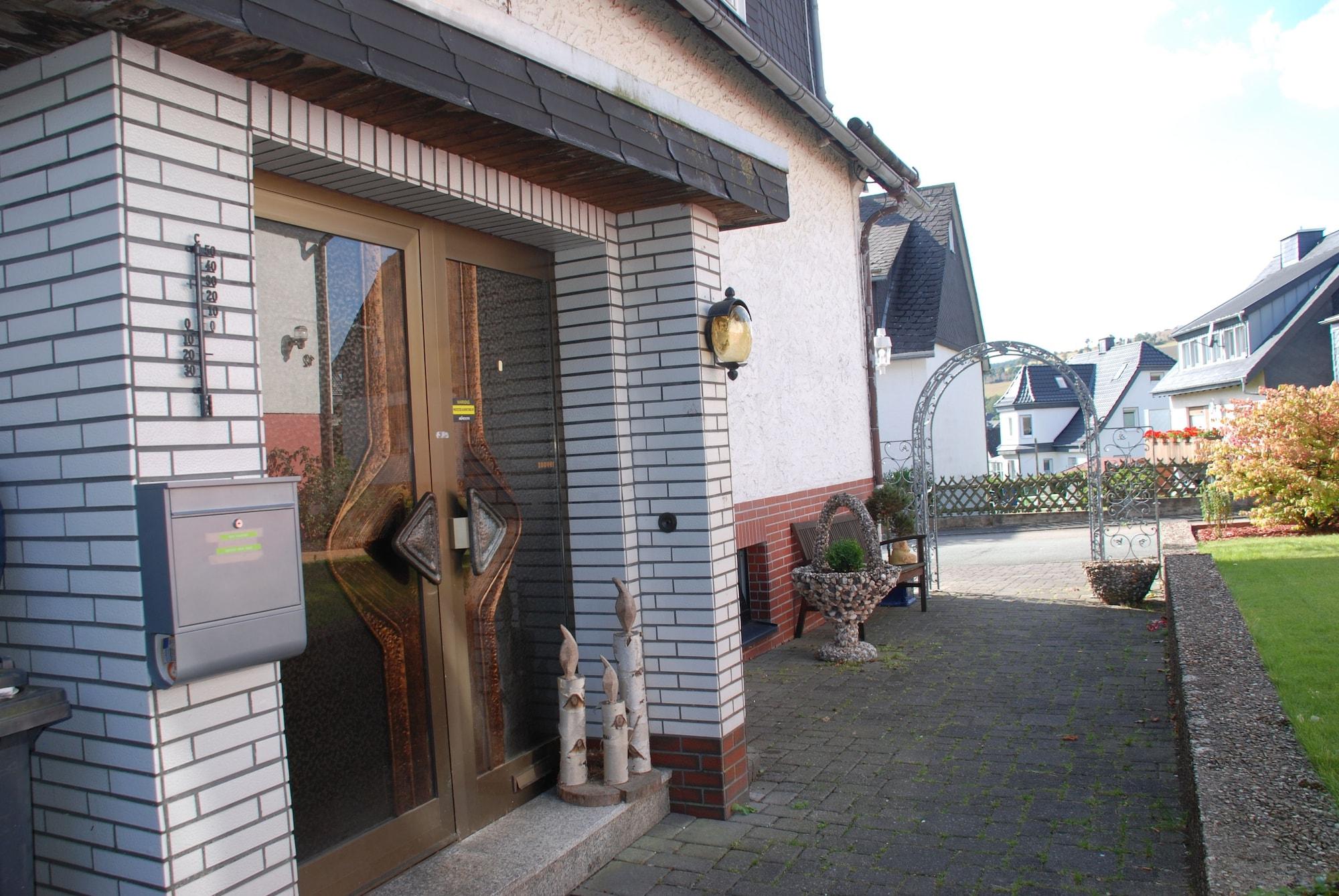 Vista Exterior Pension Robin Hood