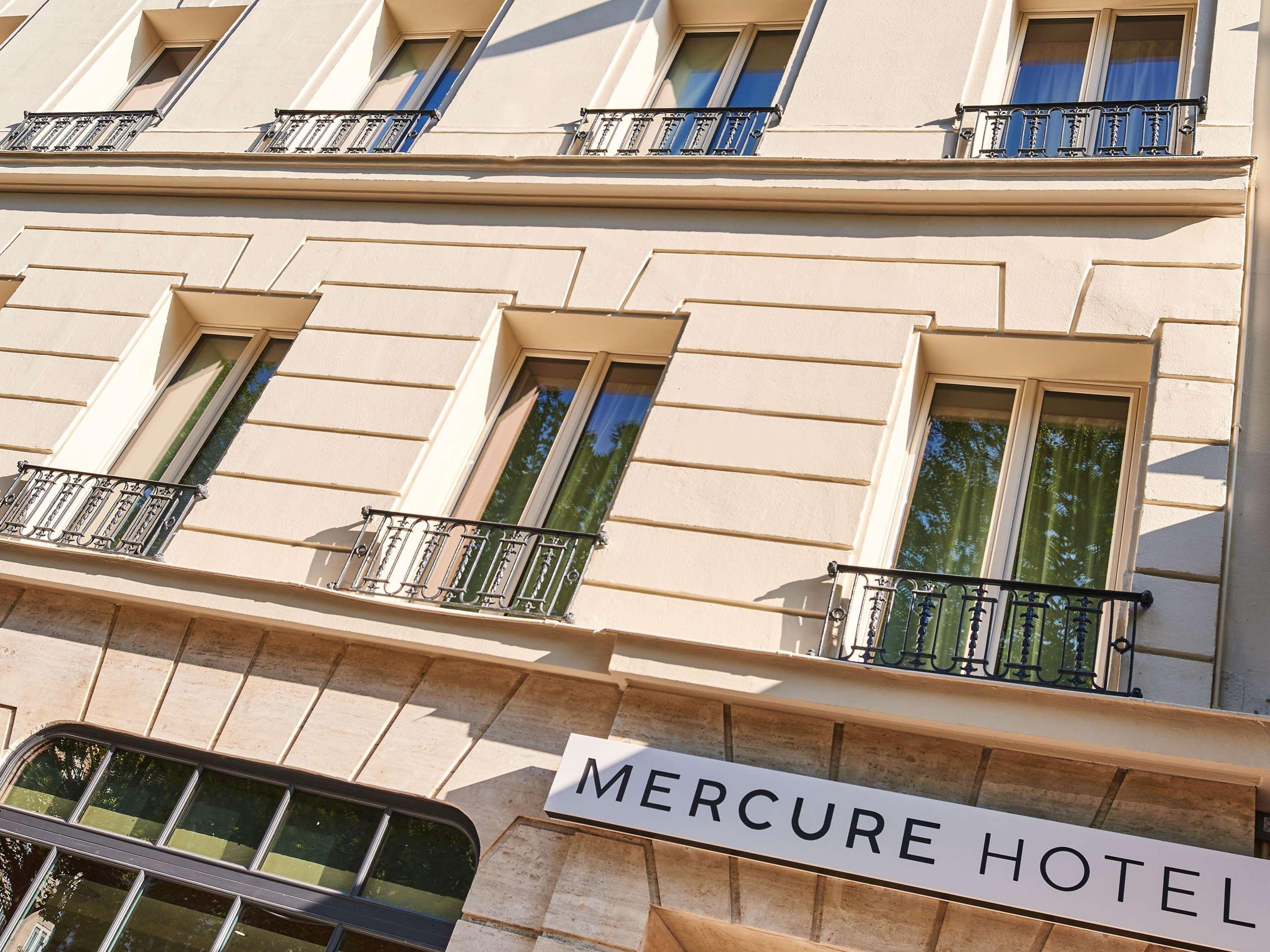 Vista Exterior Mercure Paris Butte Montmartre Basilique