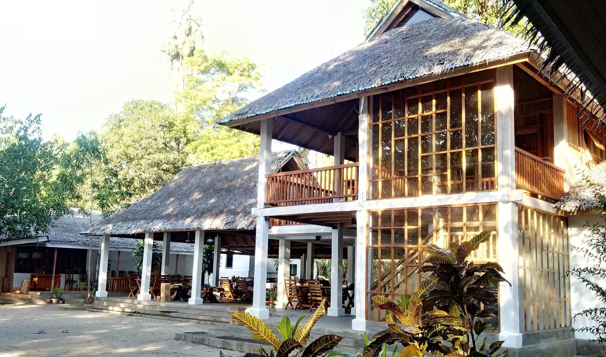 Varios Jonaths Cottage Bunaken