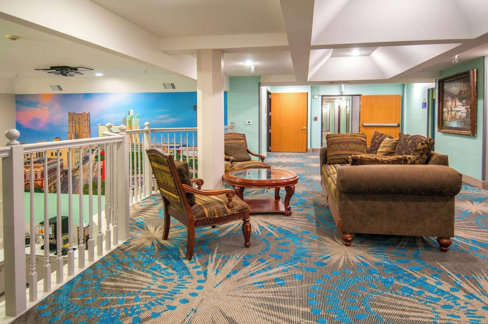 Vista Lobby Days Inn by Wyndham Suites San Antonio North/Stone Oak