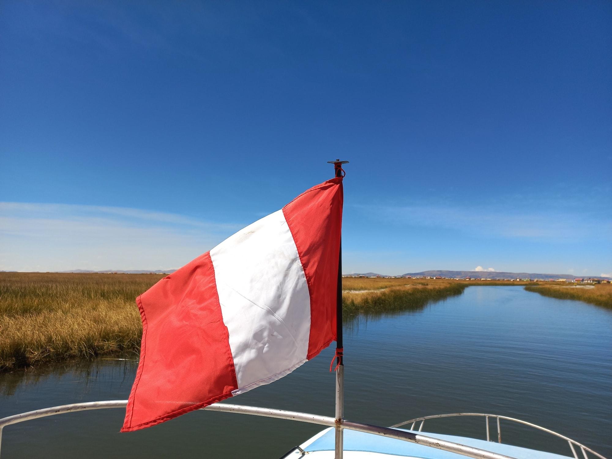 Vista Exterior Uros Aruma Uro