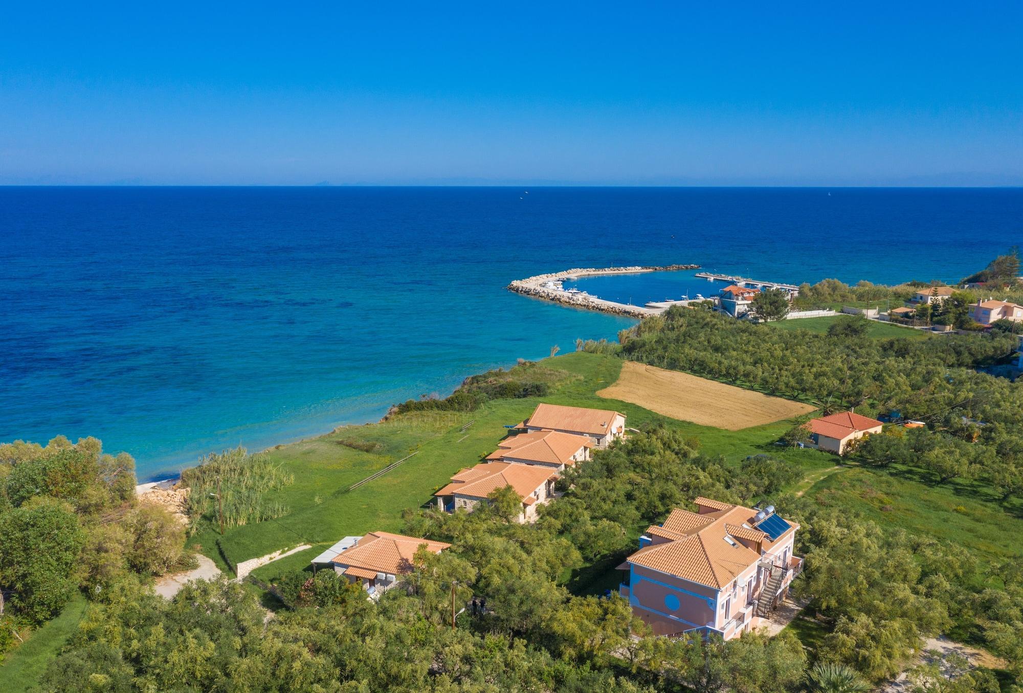 Vista Exterior Kavos Psarou Studios and Apartments