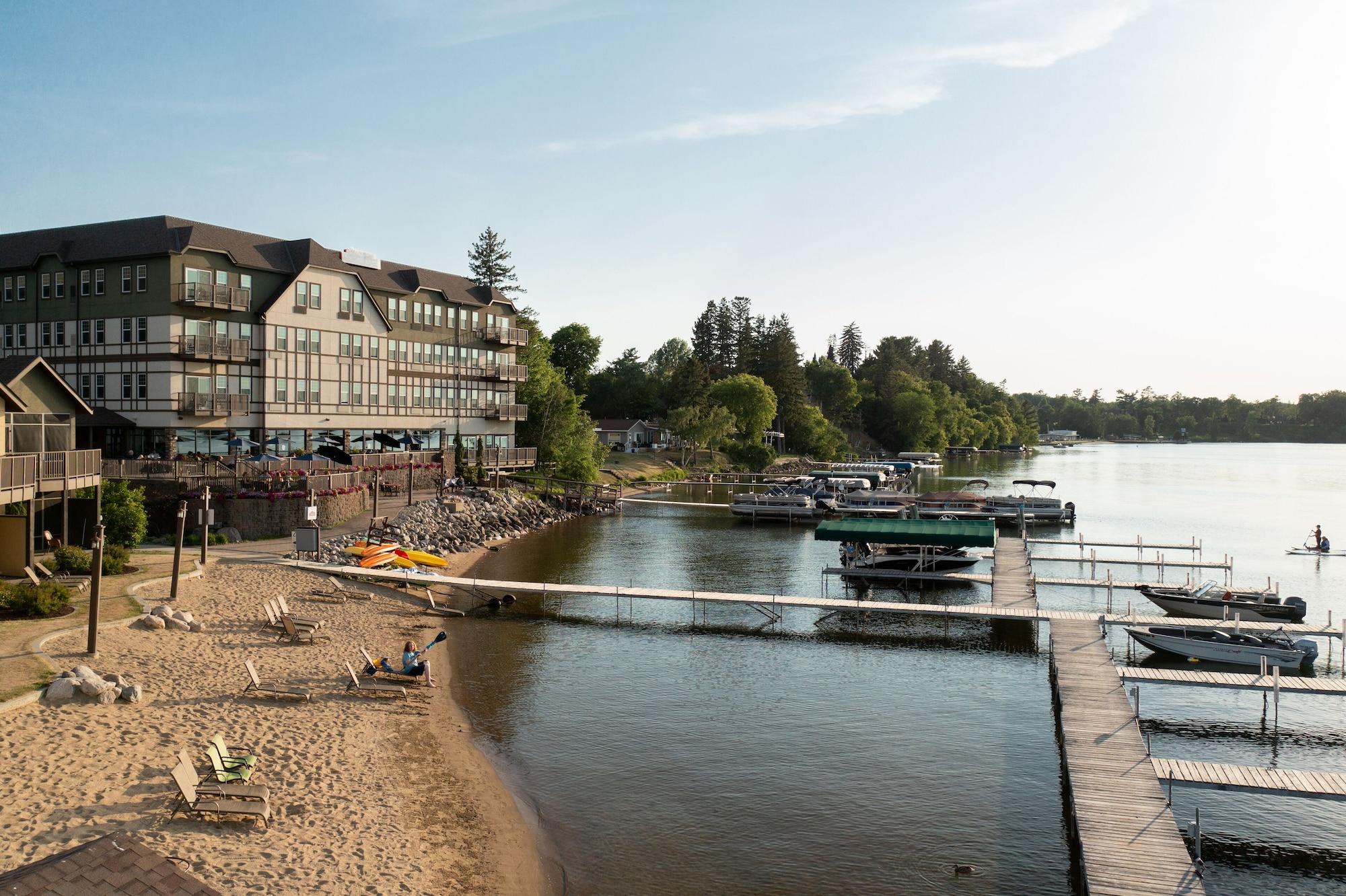 Playa Chase On The Lake Resort Hotel