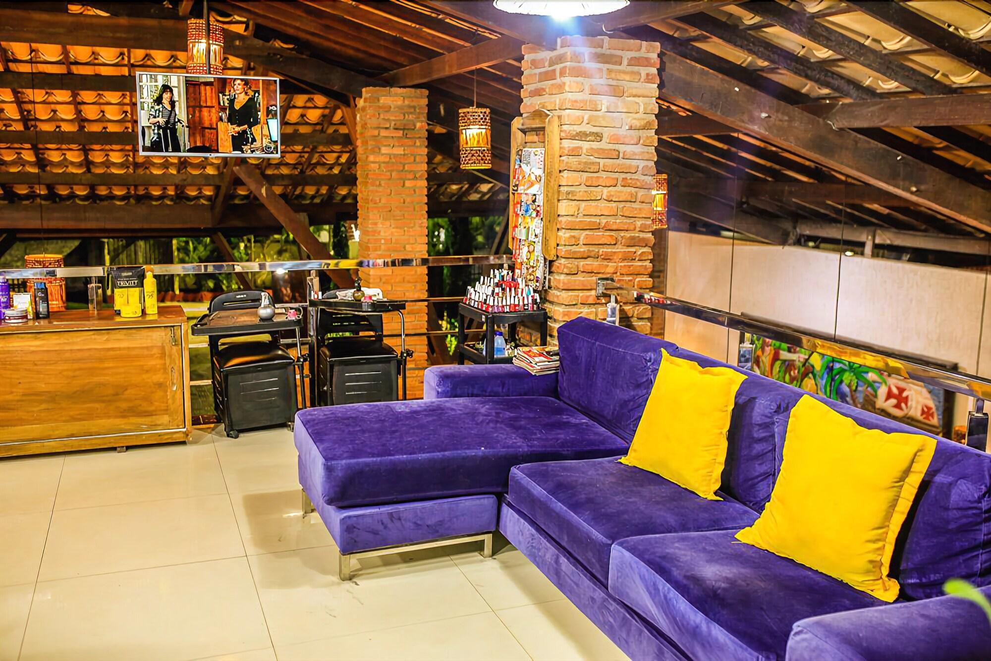 Vista Lobby Vila Miola Hotel