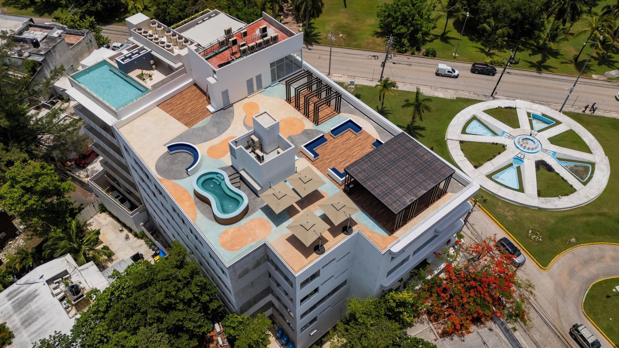 Vista Exterior Barcelona Condos Cancun
