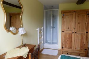 Alquiler Vacacional - Modernised Stone Cottage in Beautiful Suisse Normande