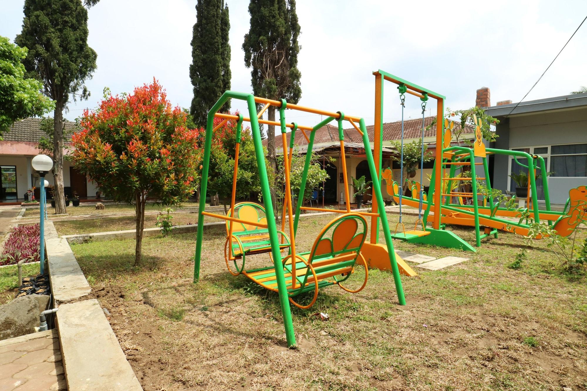 Instalaciones Recreativas Vanda Villa Batu