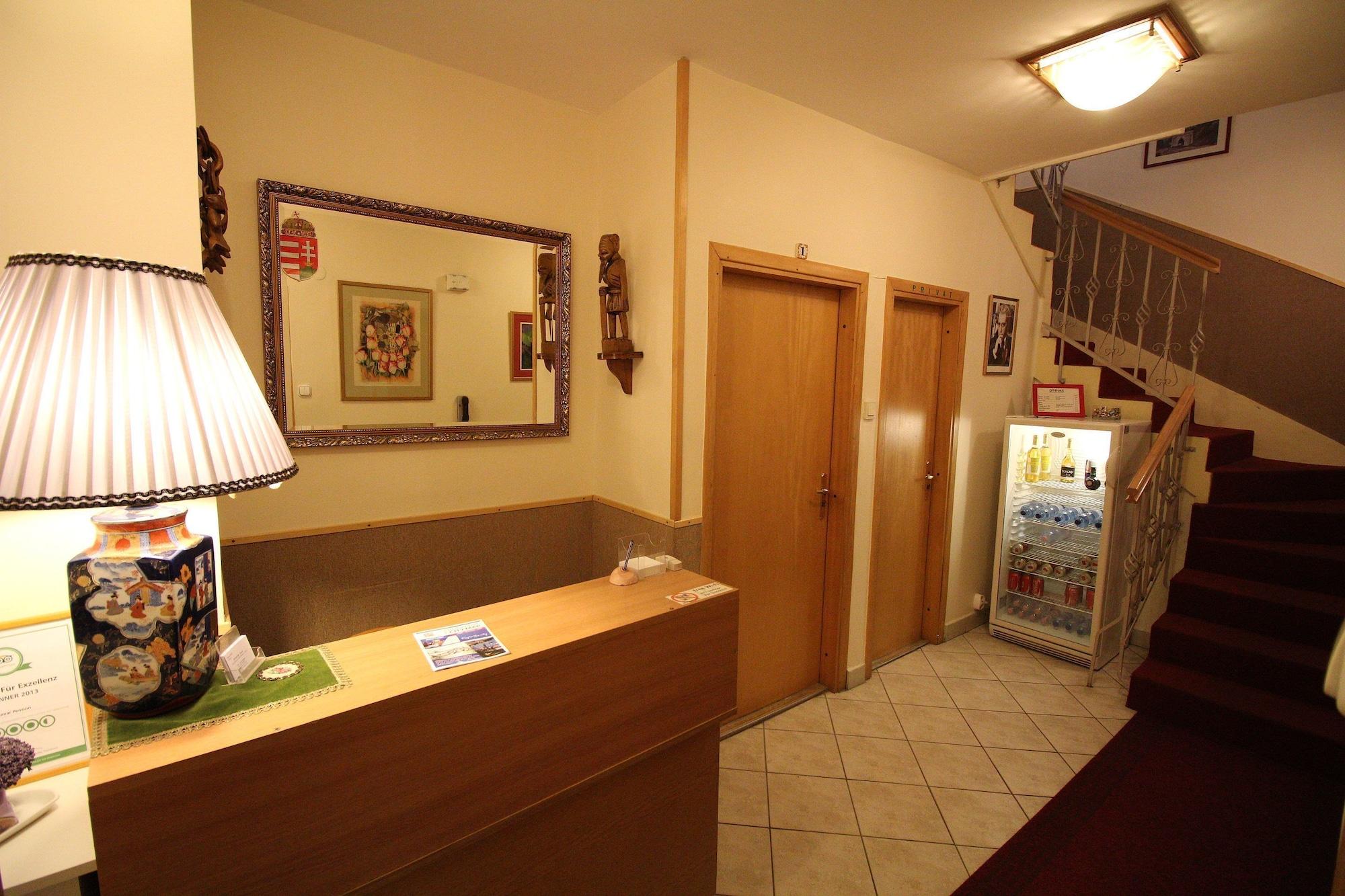 Vista Lobby Budavar Bed and Breakfast