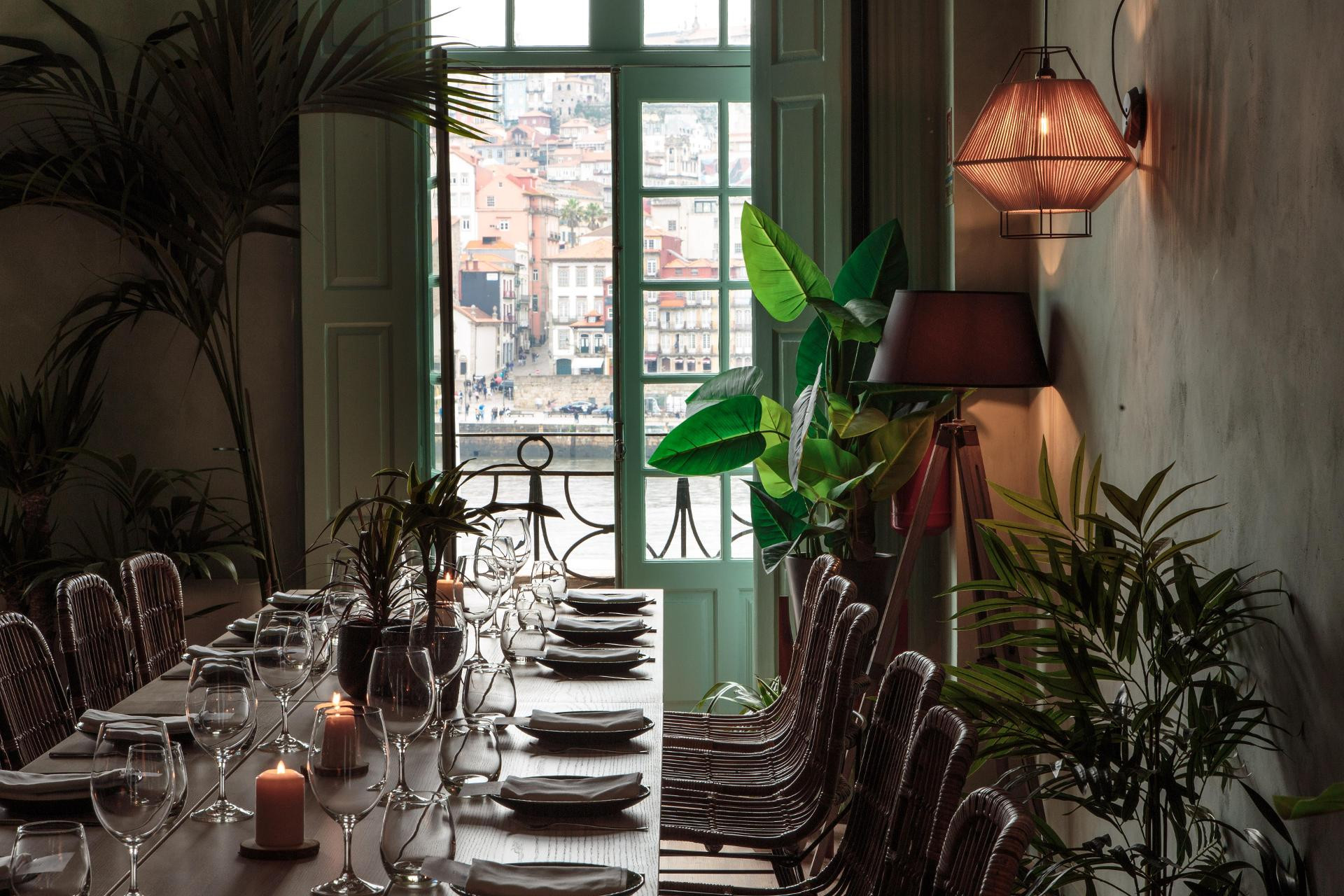 Restaurant The House of Sandeman – Hostel & Suites