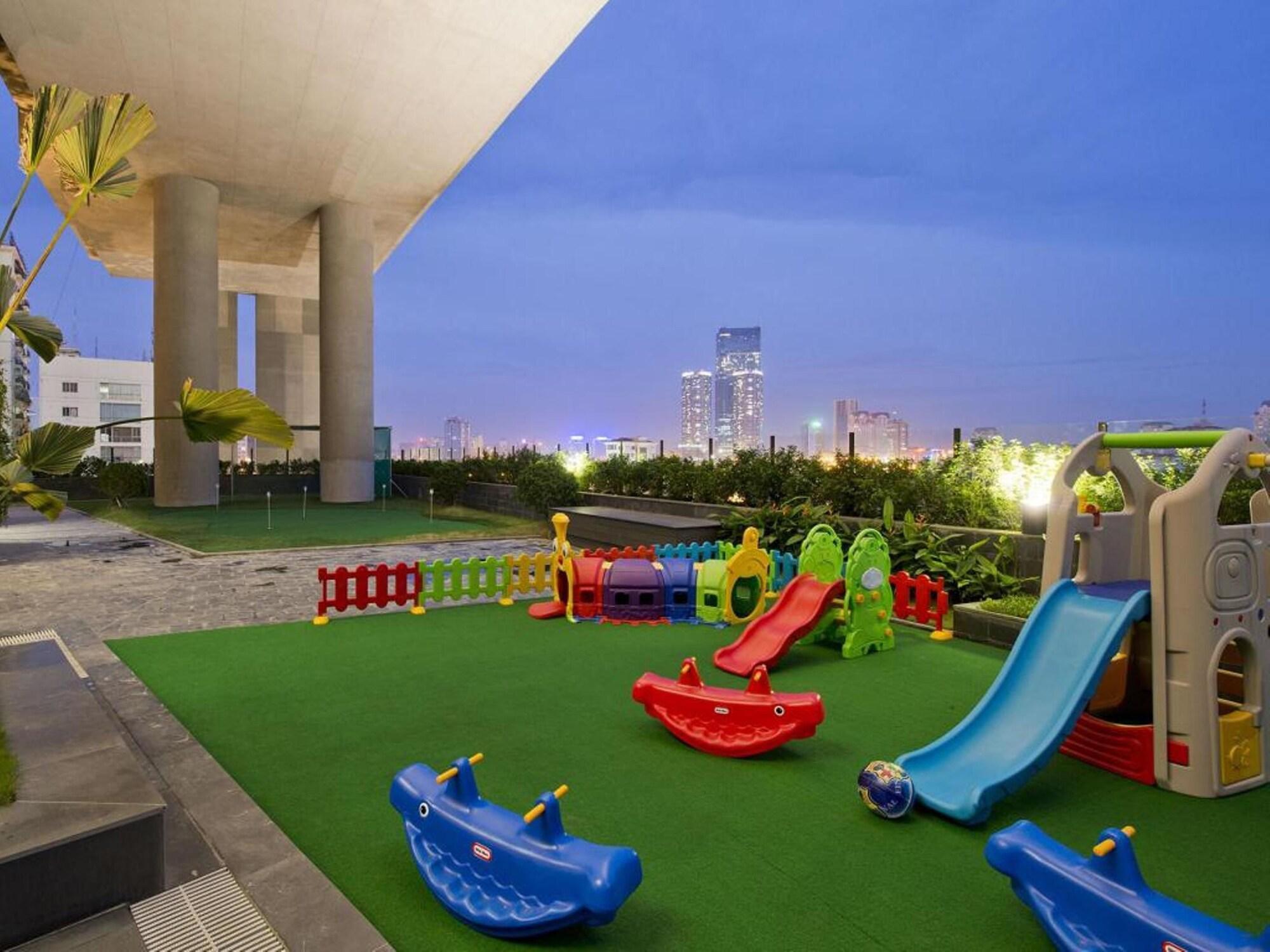 Instalaciones Recreativas Dolphin Plaza Hanoi