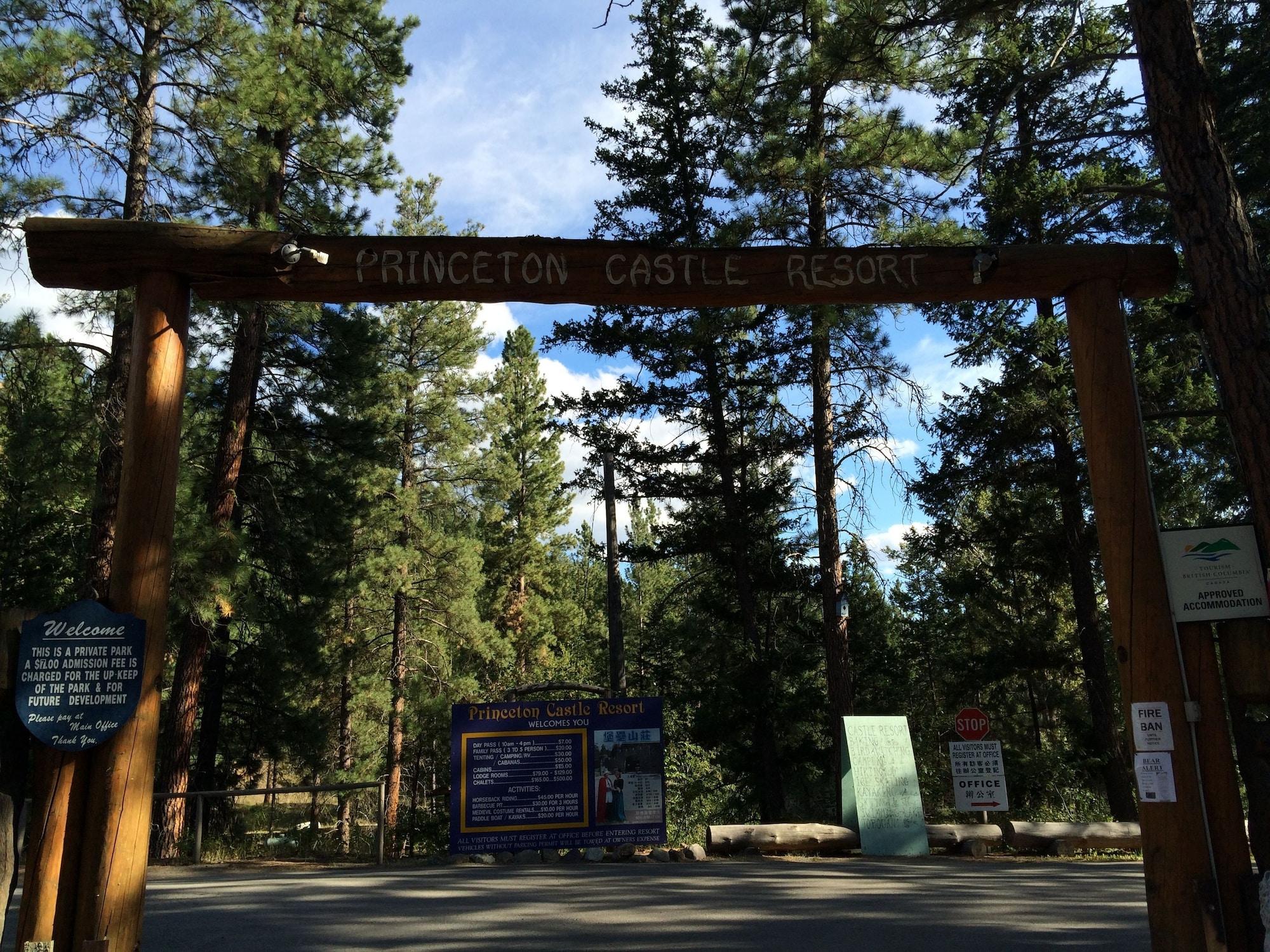 Comodidades del Alojamiento Rainbow Lake Castle Resort