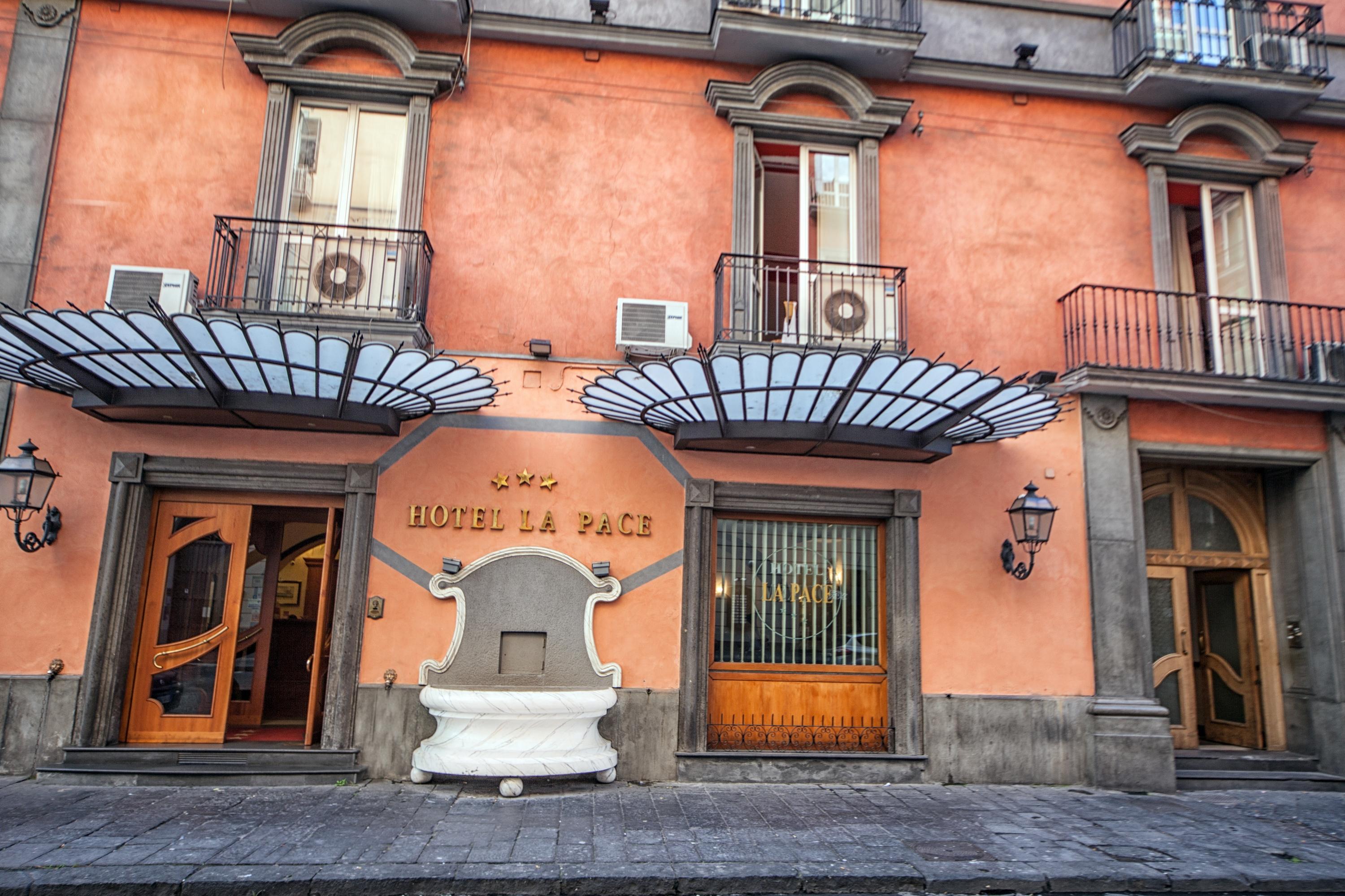 Varios Hotel La Pace