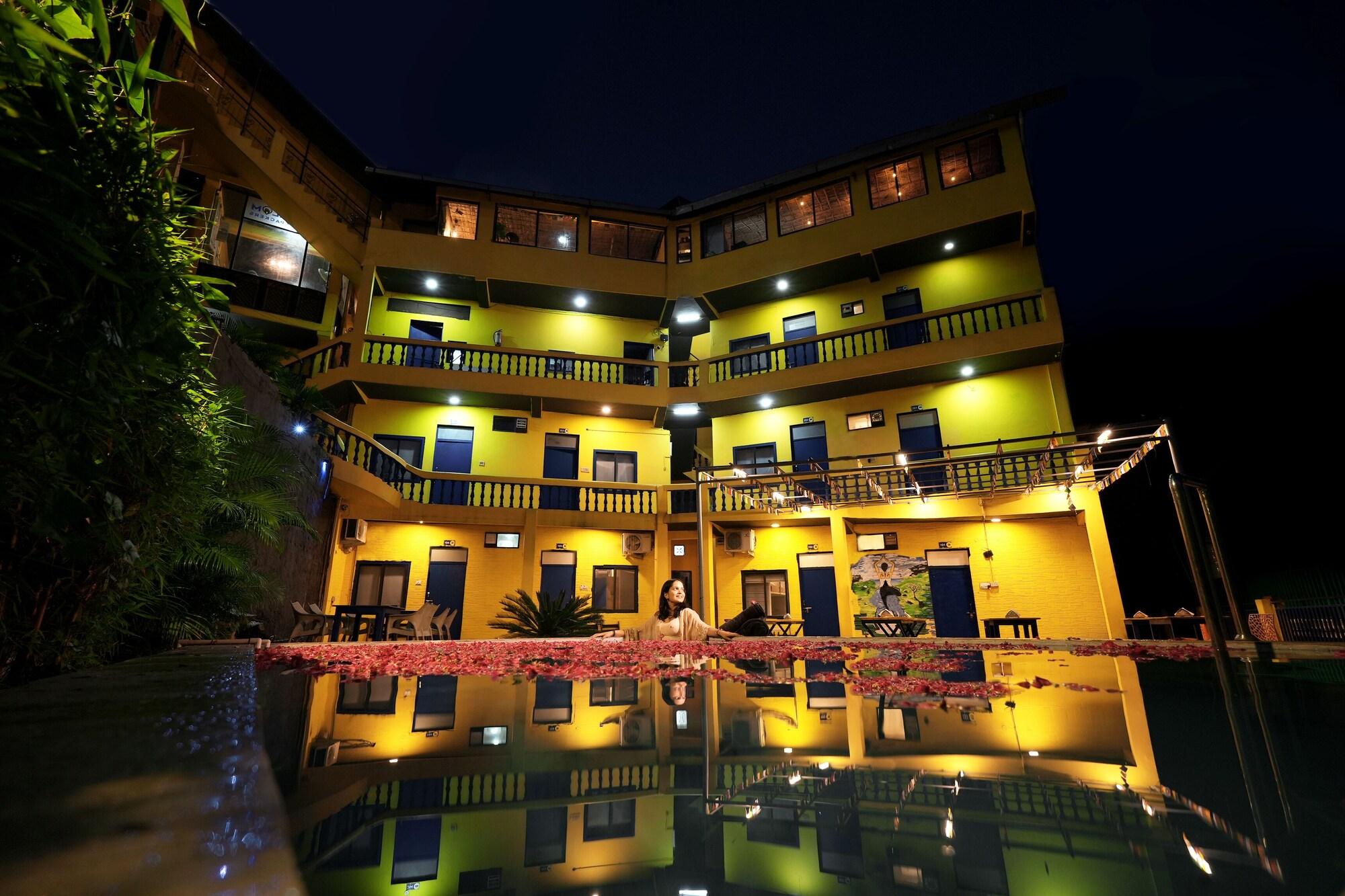 Varios Shalom Backpackers Rishikesh