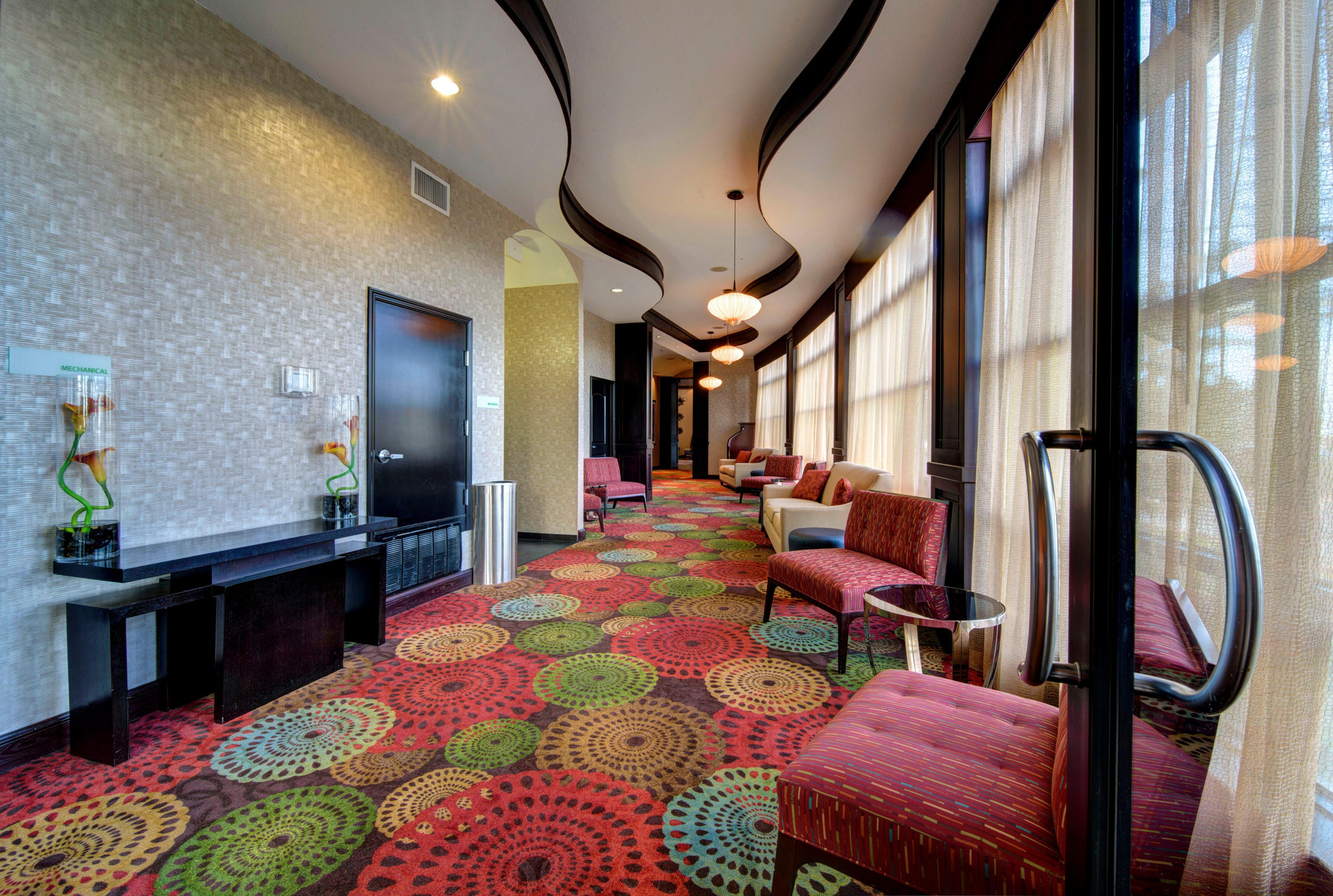 Vista Lobby Holiday Inn Arlington NE-Rangers Ballpark by IHG