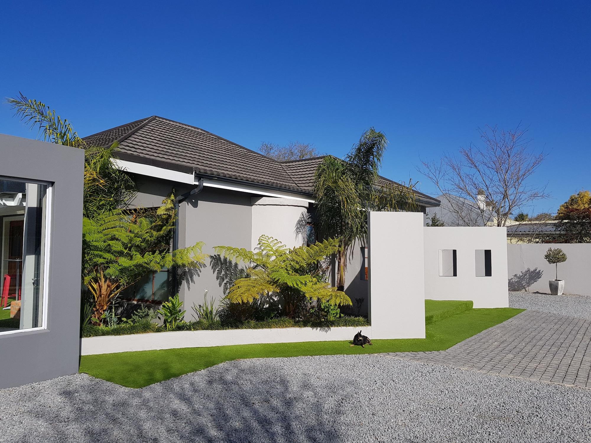 Vista Exterior Two Fat Owls Guesthouse