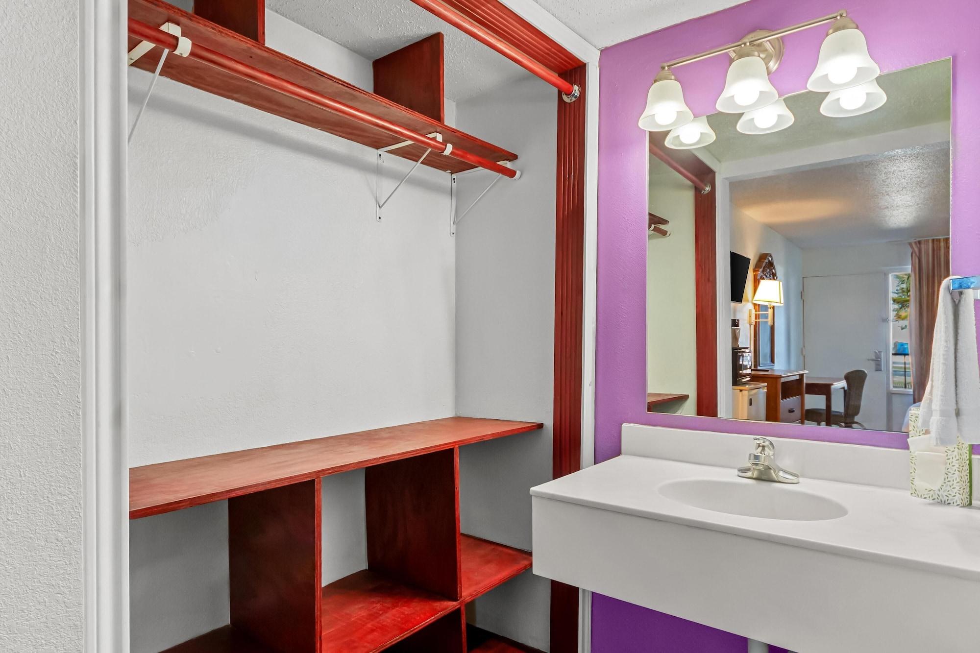 Equipamiento de Habitación Knights Inn San Antonio near Frost Bank Center