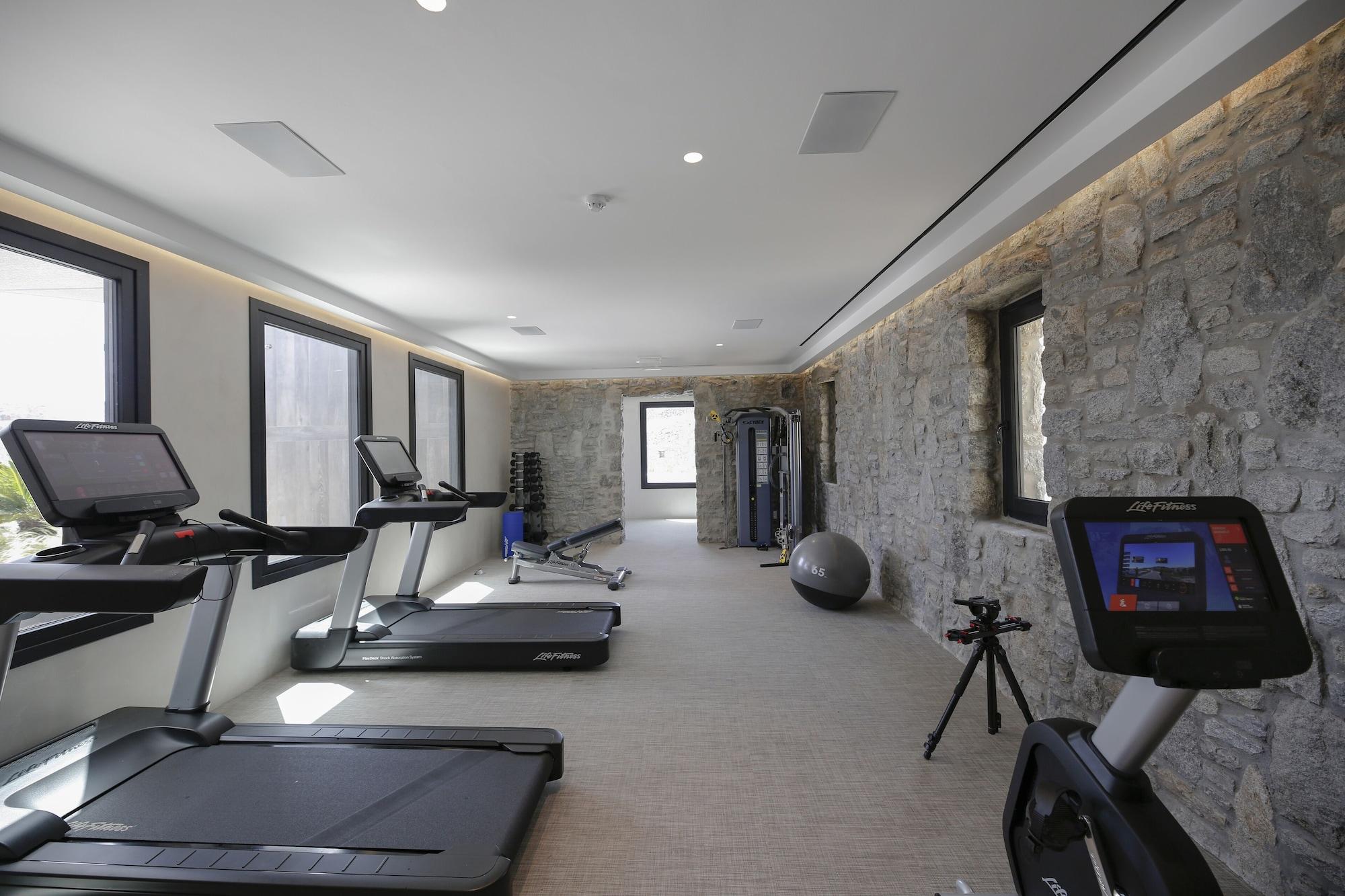 Gimnasio Aeonic Suites and Spa