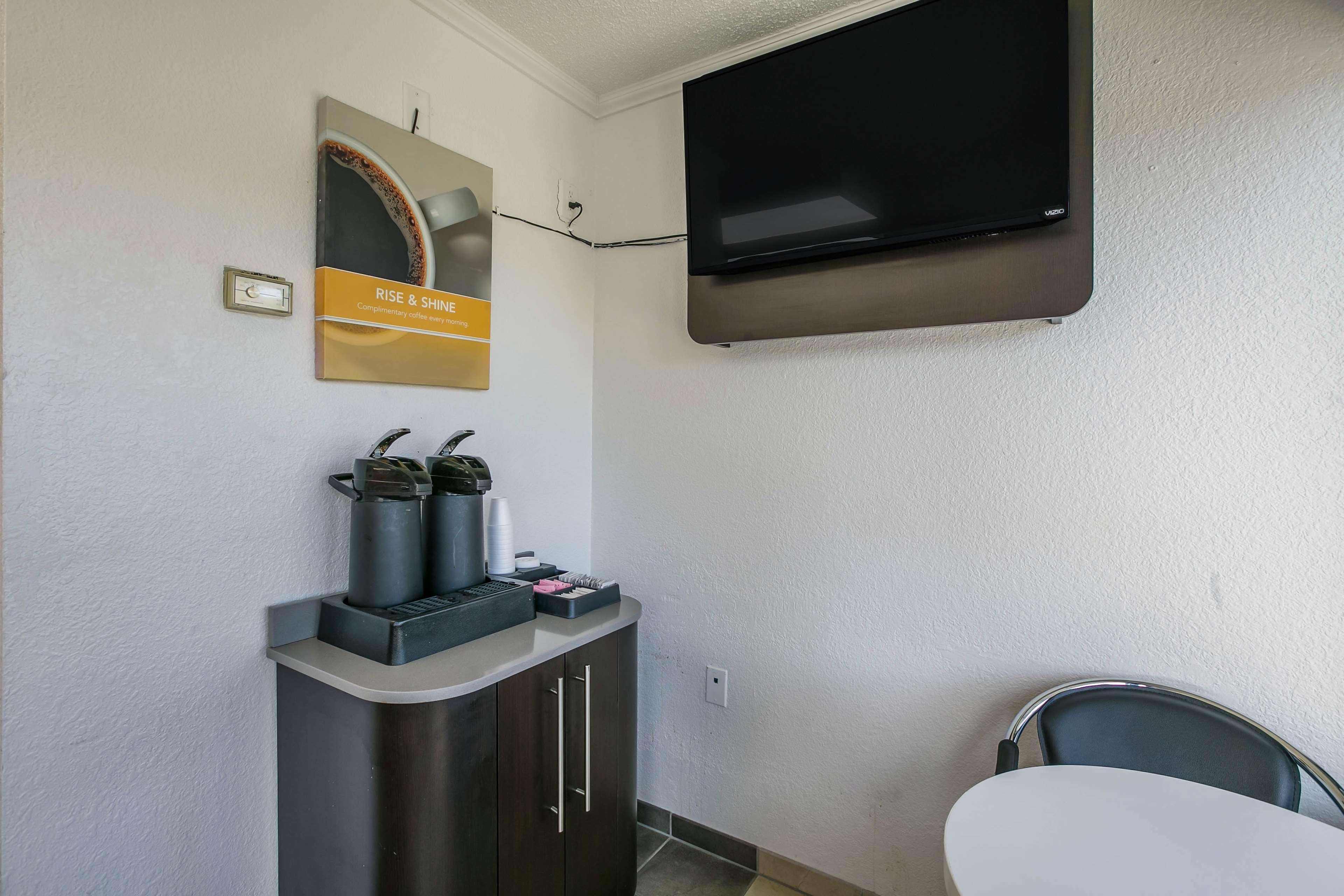 Restaurant Motel 6 Dothan, AL