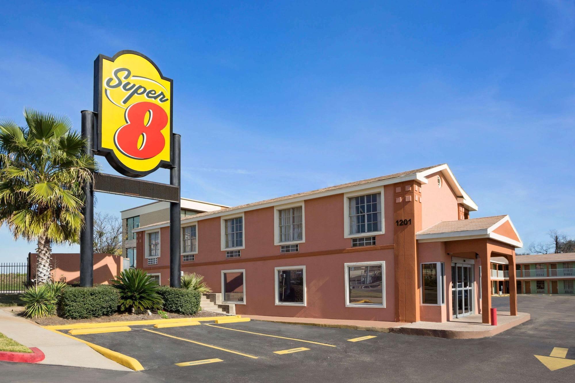 Varios Super 8 by Wyndham Austin Downtown/Capitol Area