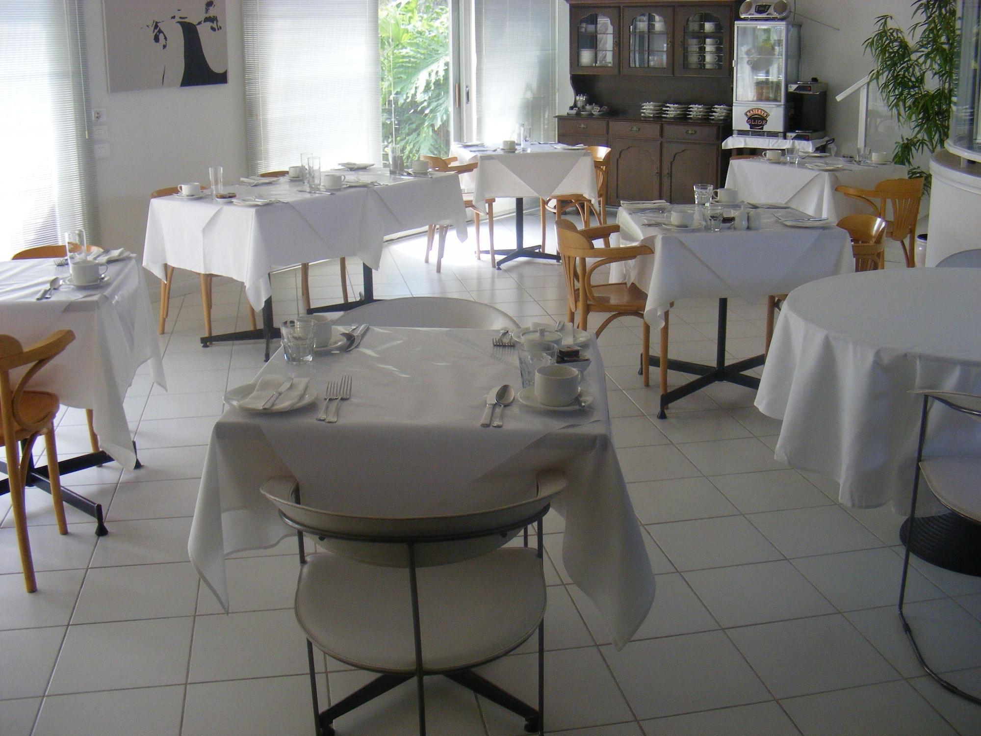 Vista Lobby Weeroona